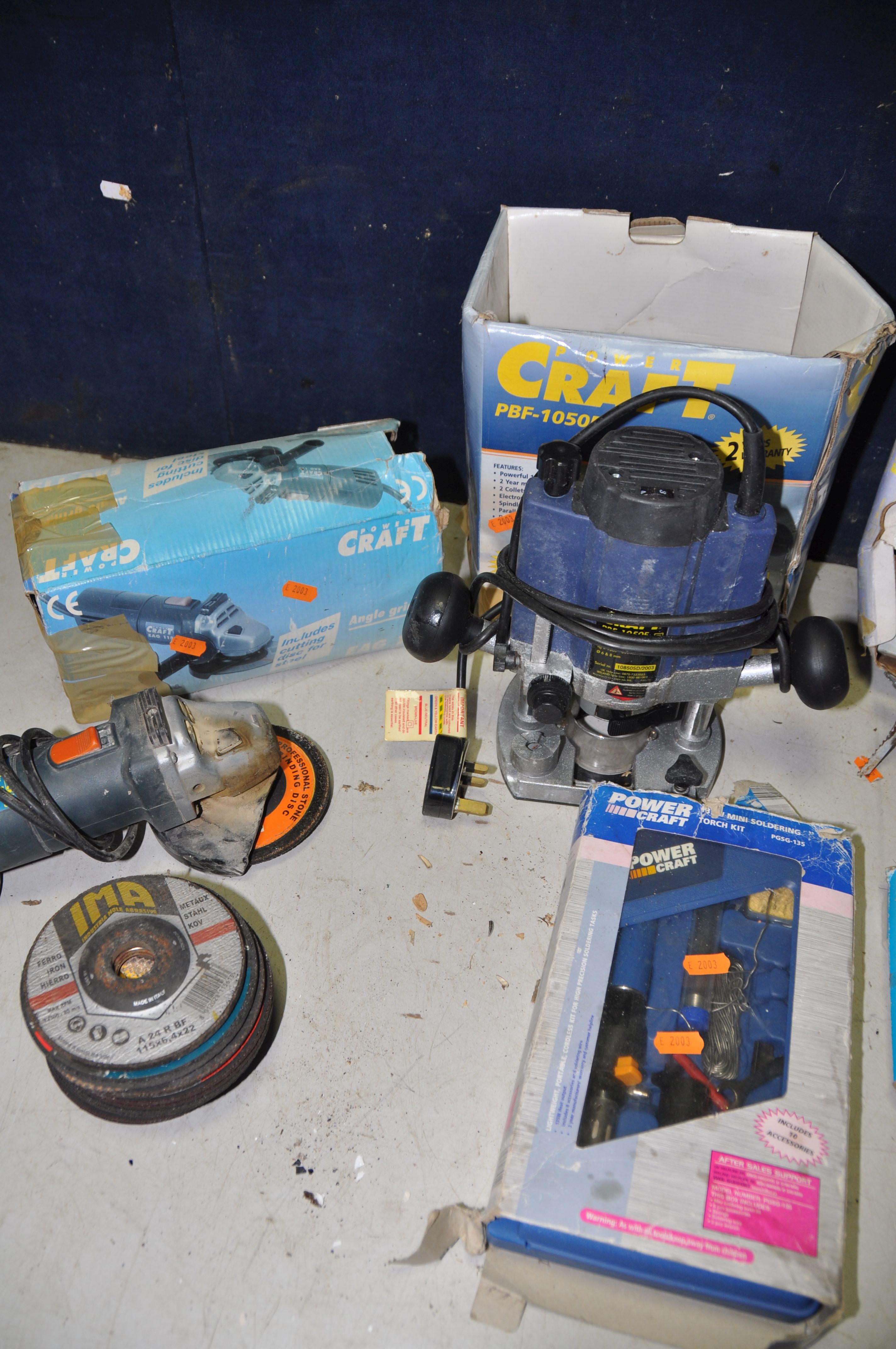 A COLLECTION OF POWERCRAFT TOOLS to include a Powercraft PFB-1050E router, Powercraft EPJ-500-E - Image 3 of 3