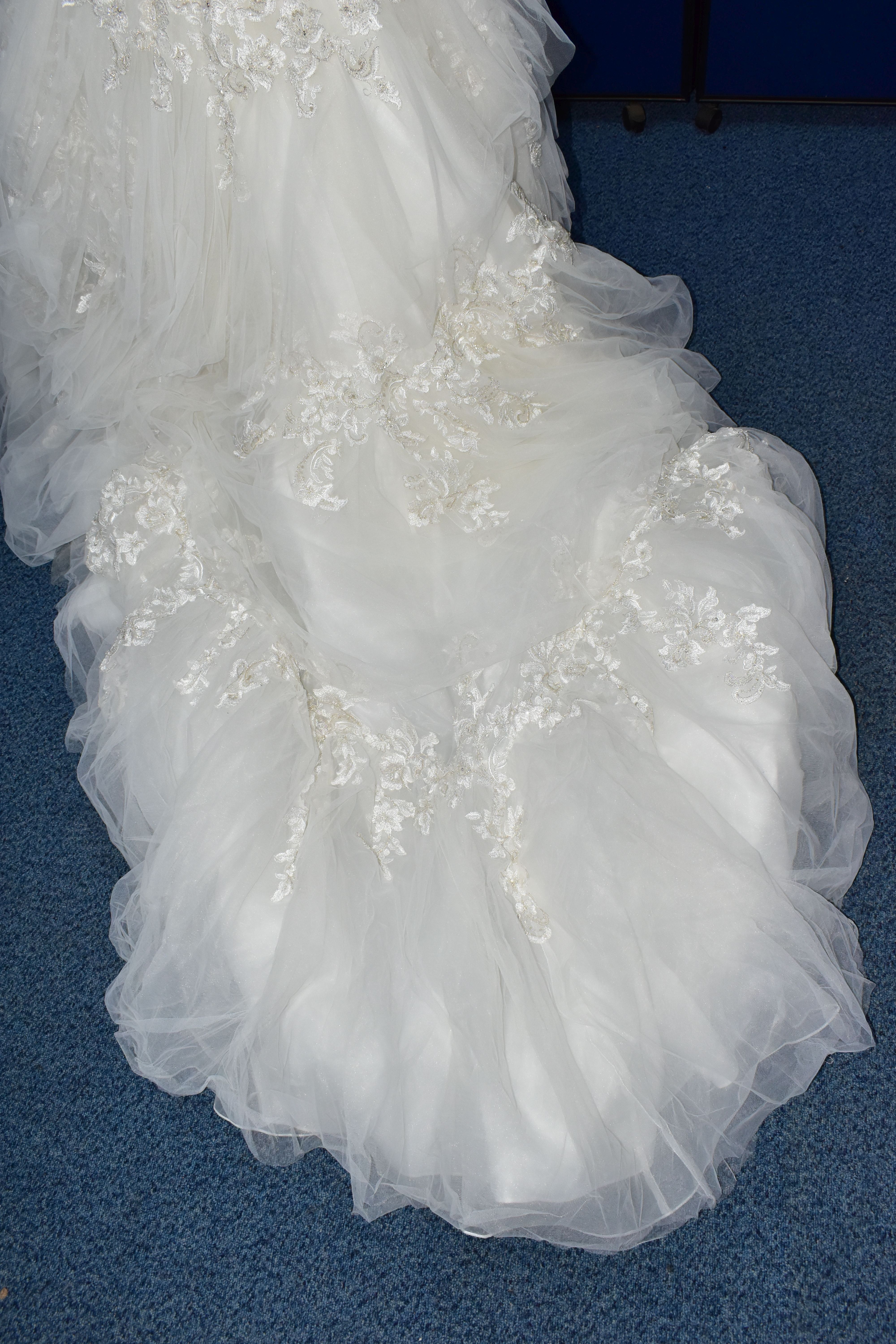 WEDDING DRESS, 'Sophia Tolli', ivory, size 6, beaded appliques, button detail along back, dropped - Image 12 of 16