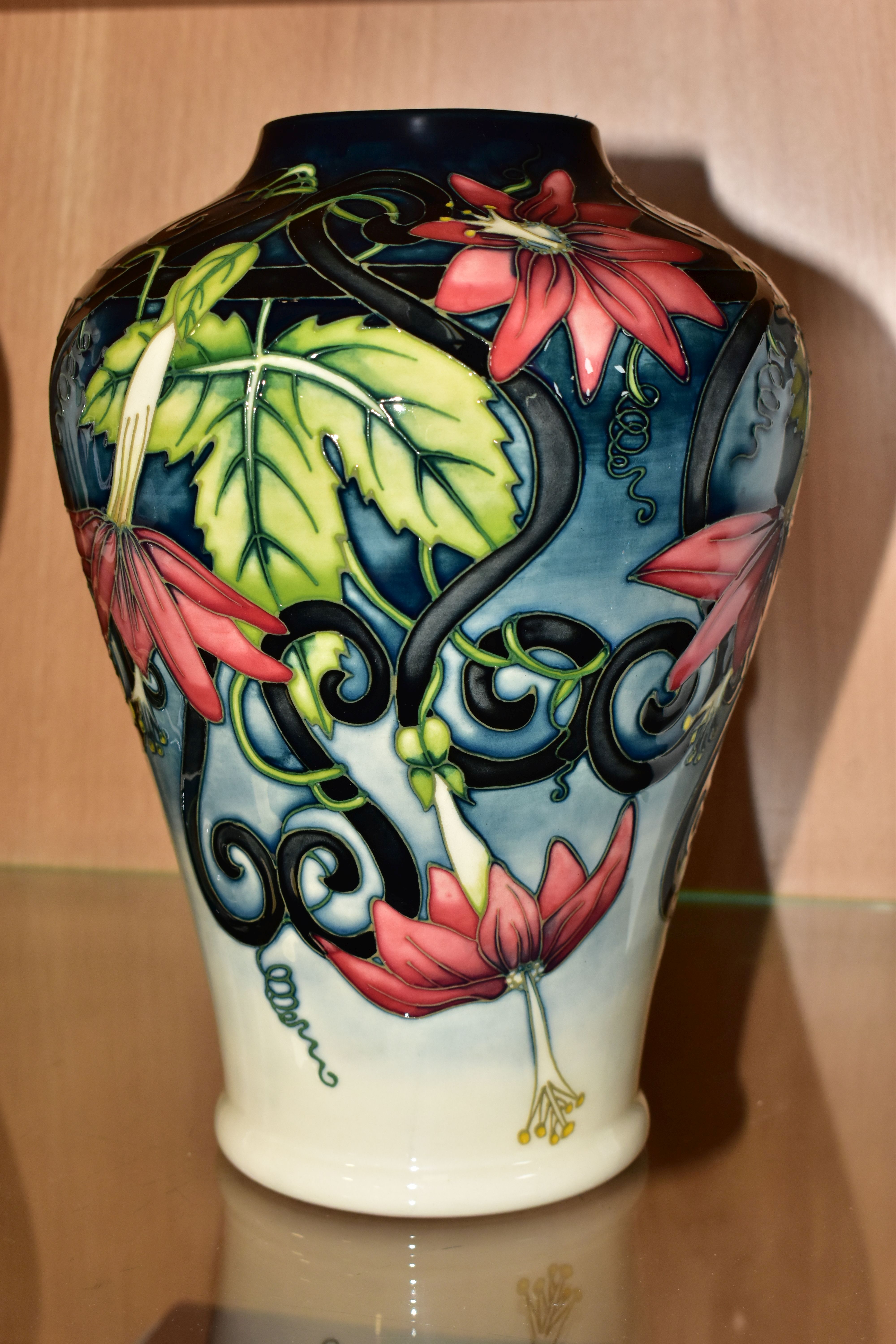 A MOORCROFT POTTERY 'SCARLET STAR' LIMITED EDITION VASE, numbered 16/30, baluster form, decorated - Image 2 of 4