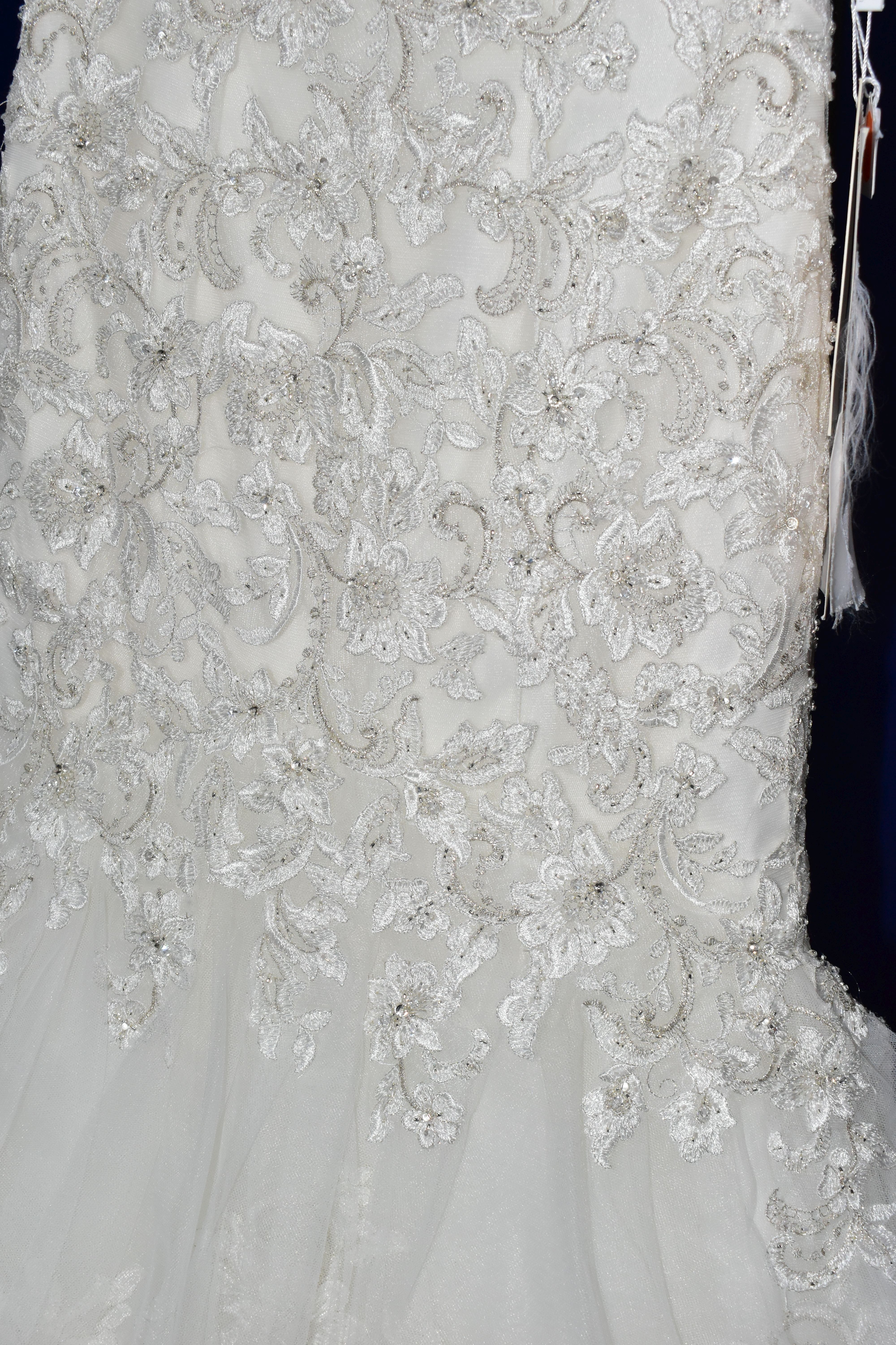 WEDDING DRESS, 'Sophia Tolli', ivory, size 6, beaded appliques, button detail along back, dropped - Image 5 of 16