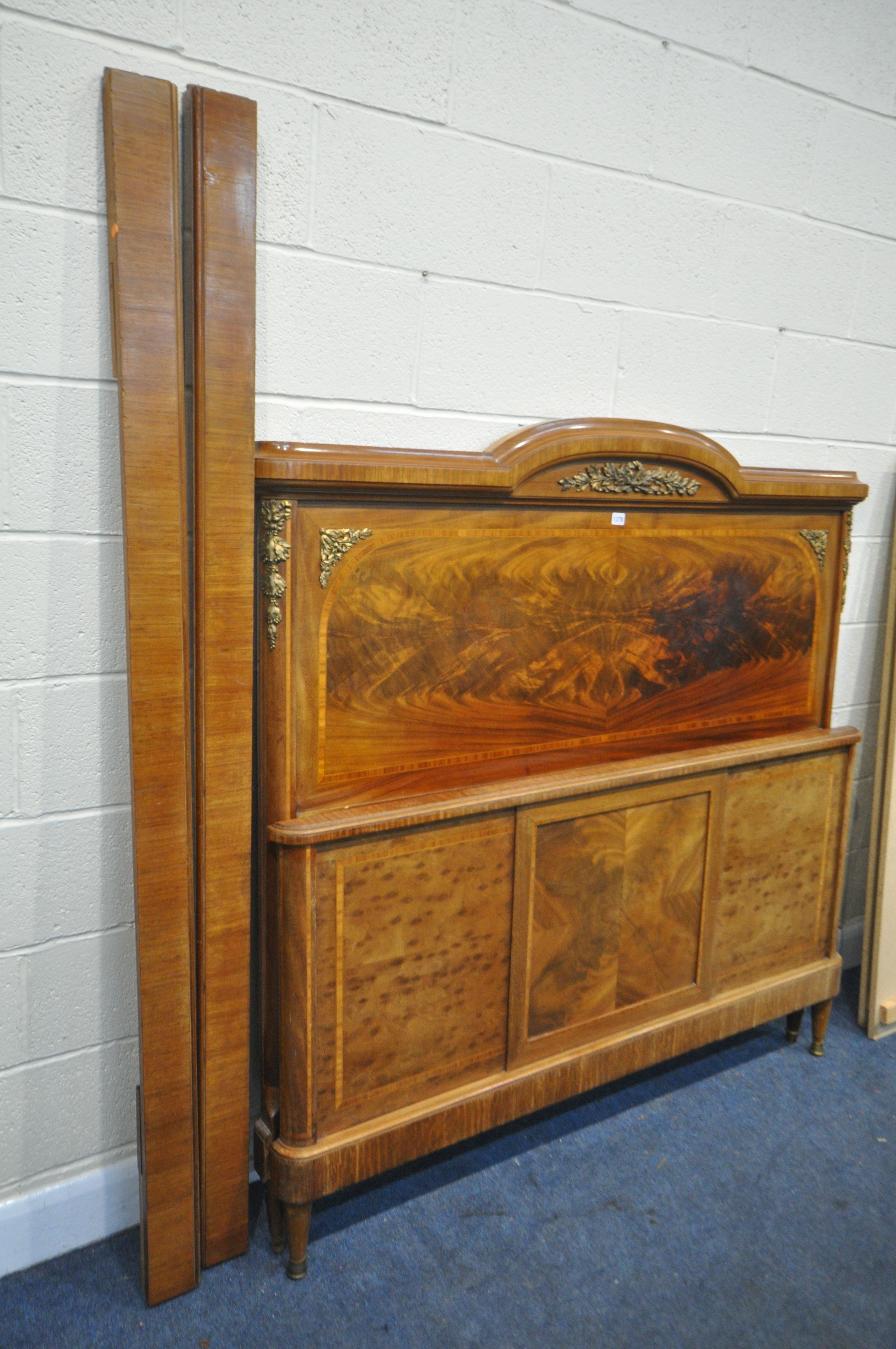A 19TH CENTURY FRENCH MAHOGAY AND INLAID 4FT6 BEDSTEAD, with brass mounts, side rails, later mdf - Image 3 of 5