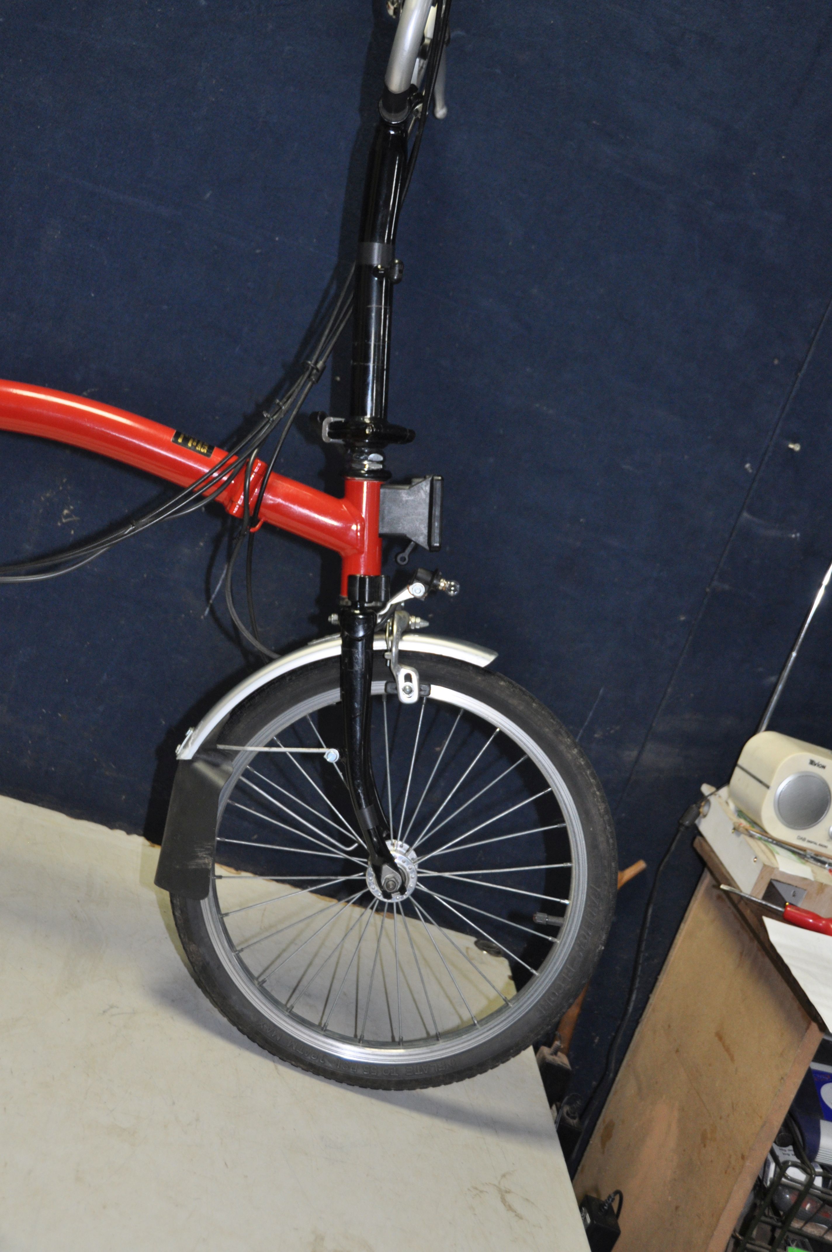 A BROMPTON FOLDING BIKE WITH BAG in red - Image 6 of 6