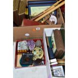 THREE BOXES OF PLACEMATS, SNOOKER CUE, BINOCULARS AND SUNDRY ITEMS, to include a set of twenty eight