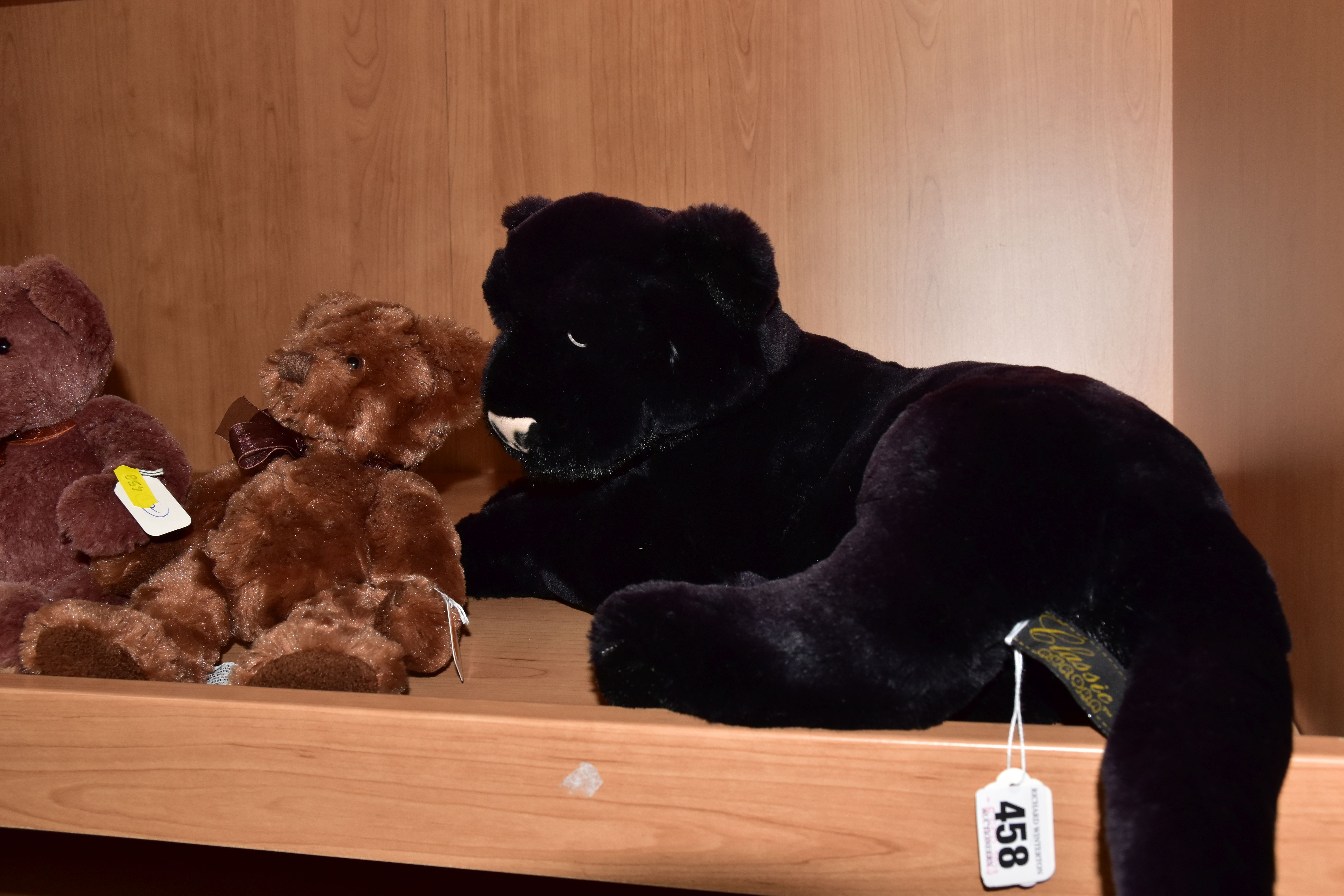 FIVE MODERN COLLECTORS BEARS, Russ Berrie 'Bruno' and 'Spencer', Gund 'Yorrick' with another smaller - Image 5 of 6