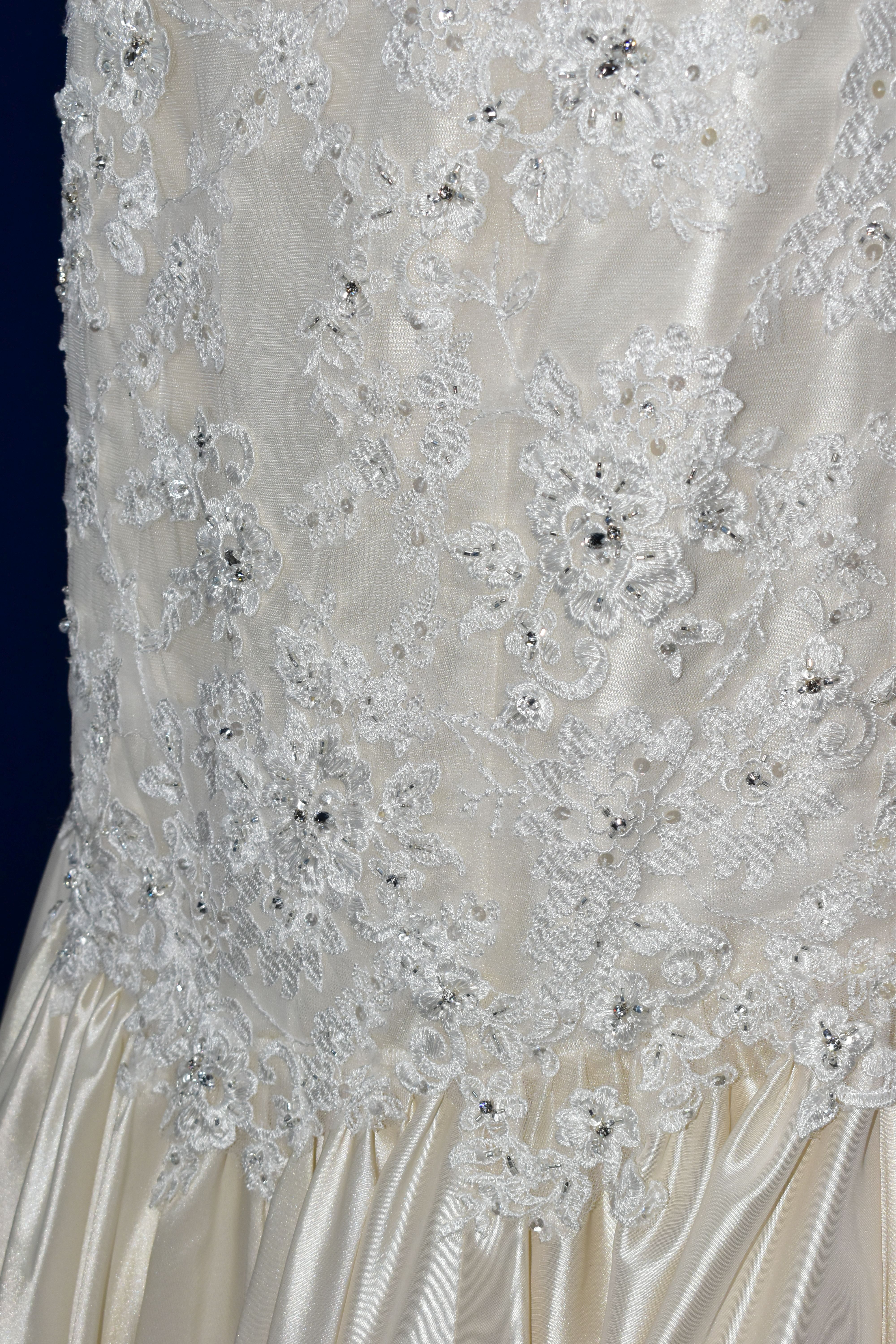 WEDDING DRESS, 'Sophia Tolli' cream tulle and satin, sweetheart neckline, beaded lace appliques, - Image 4 of 8