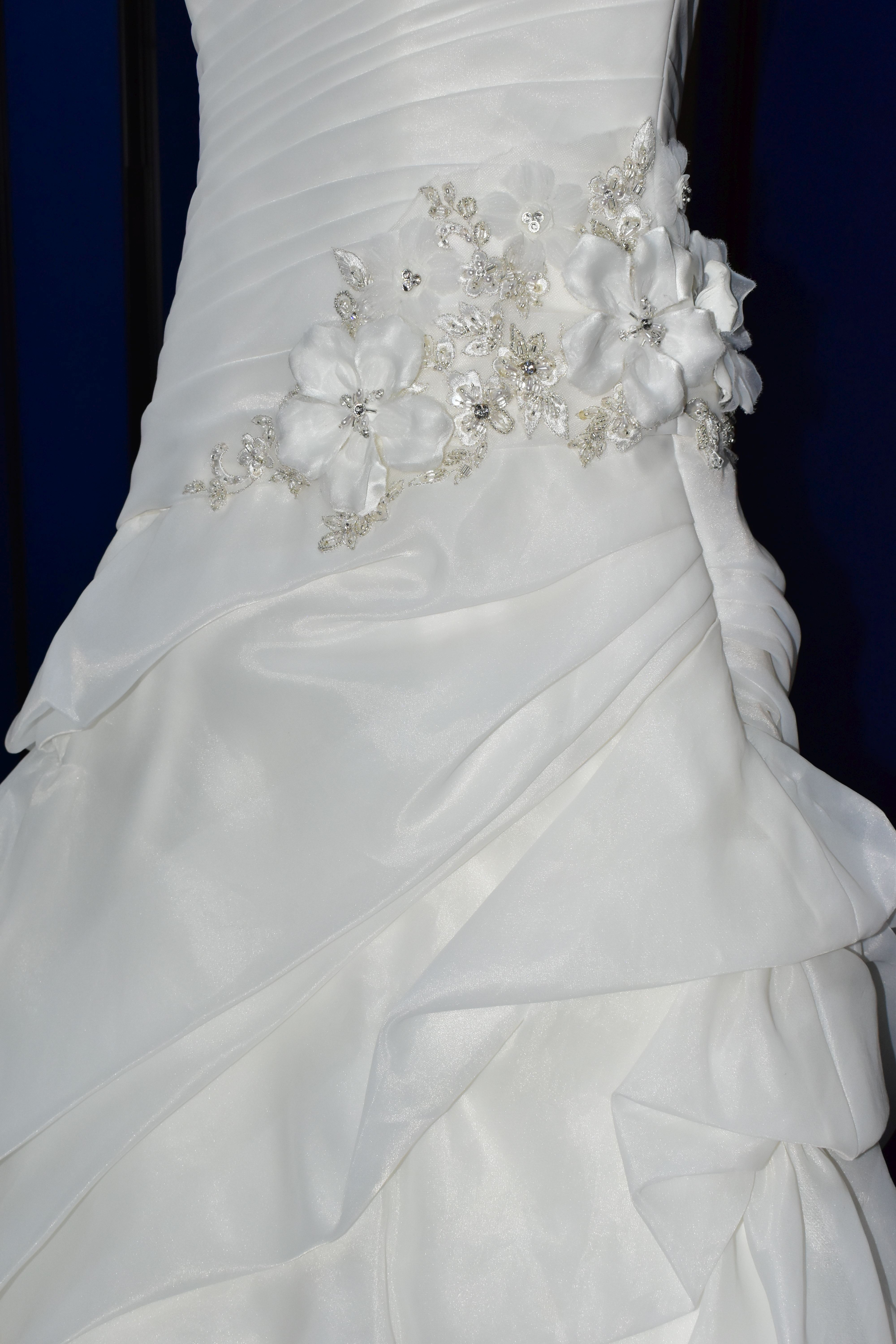 WEDDING GOWN, 'Kenneth Winston' Private Label by G, size 8/10, white pleated bodice, halter neck, - Image 7 of 17
