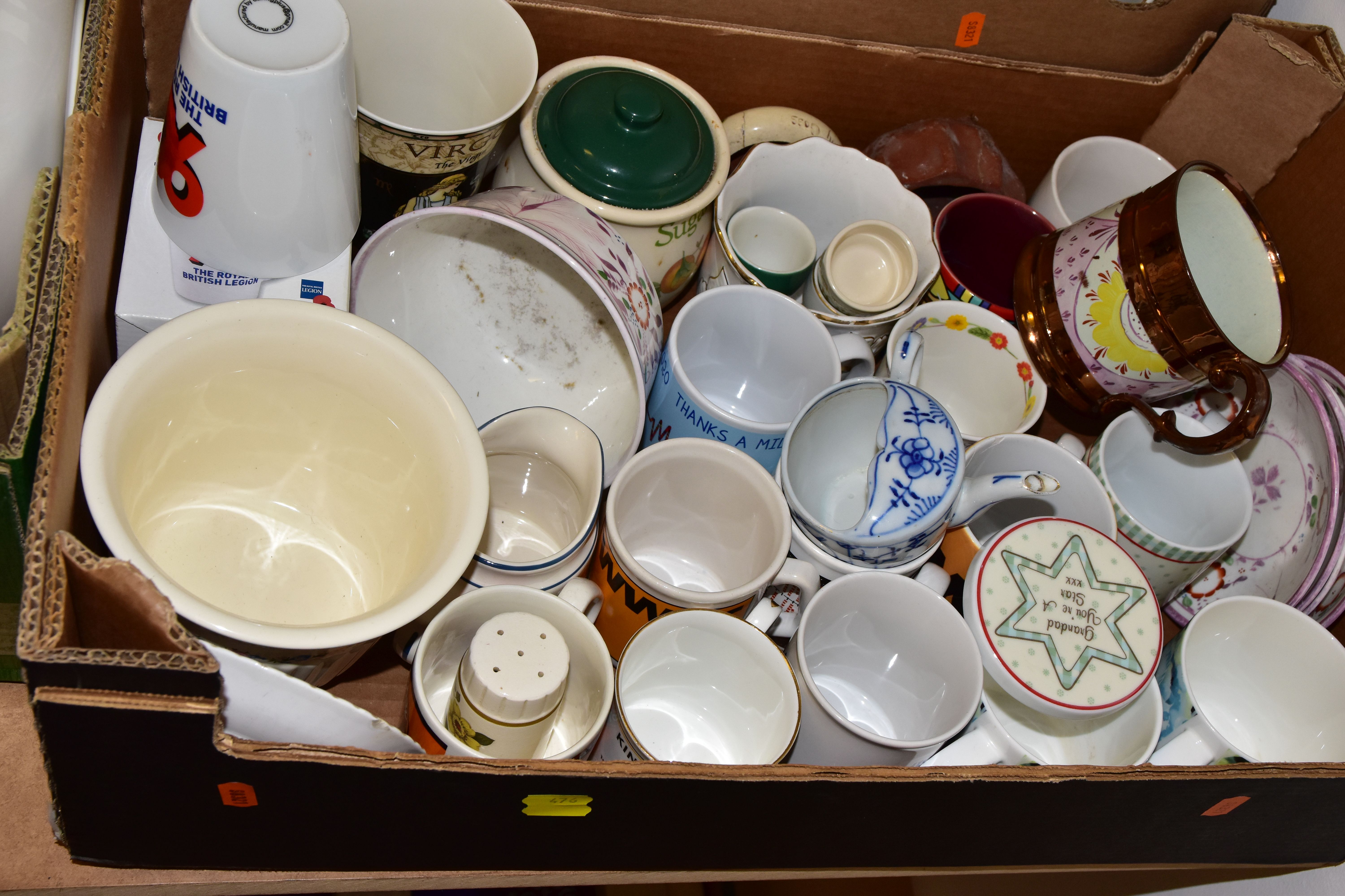FOUR BOXES OF CERAMIC TEA AND DINNER WARES, to include a ten piece Aynsley B971 part tea set, a - Image 3 of 5