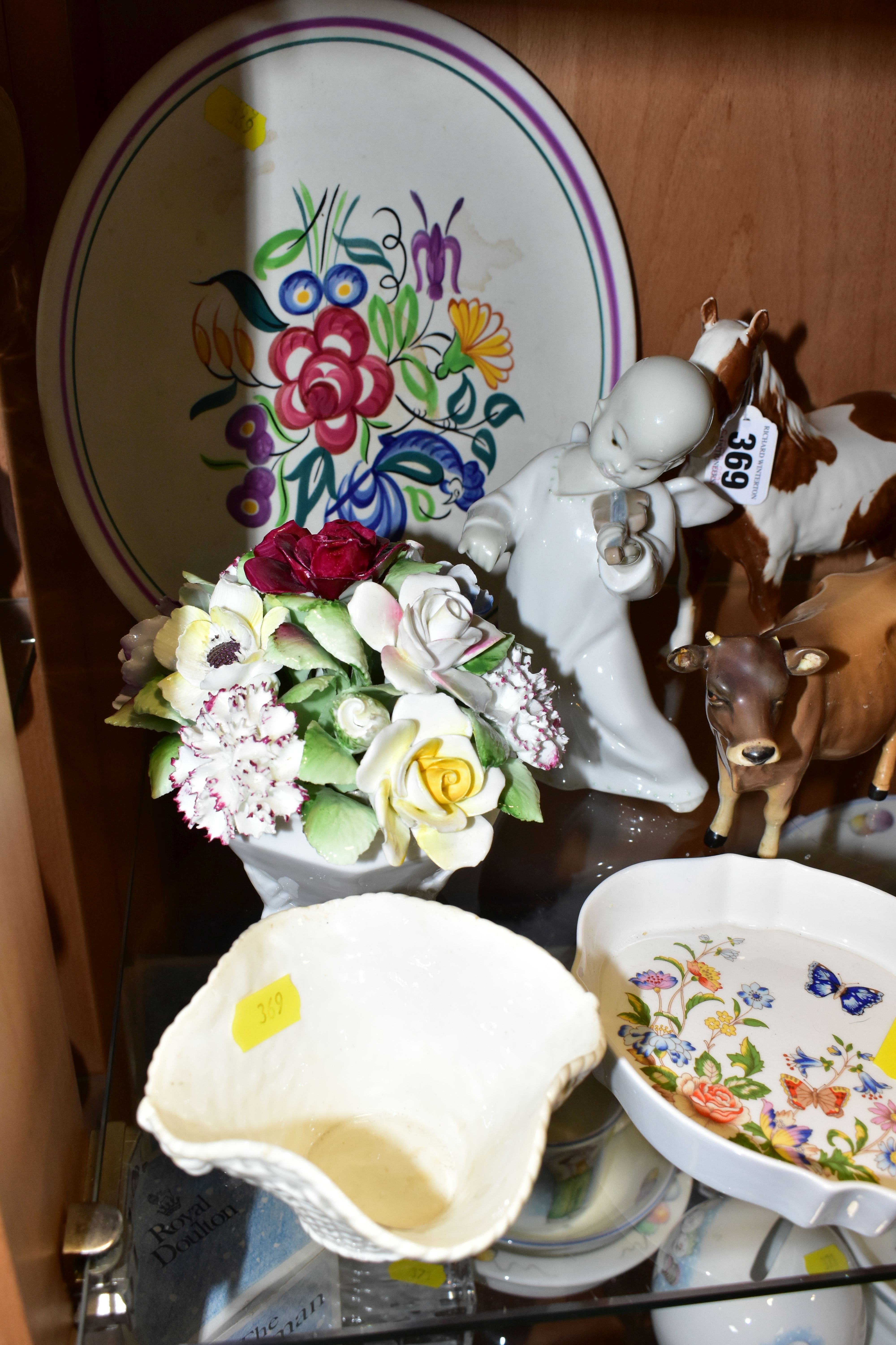 A COLLECTION OF CERAMICS, comprising a Minton footed dish, Brocade pattern, diameter, 22cm ( - Image 6 of 8