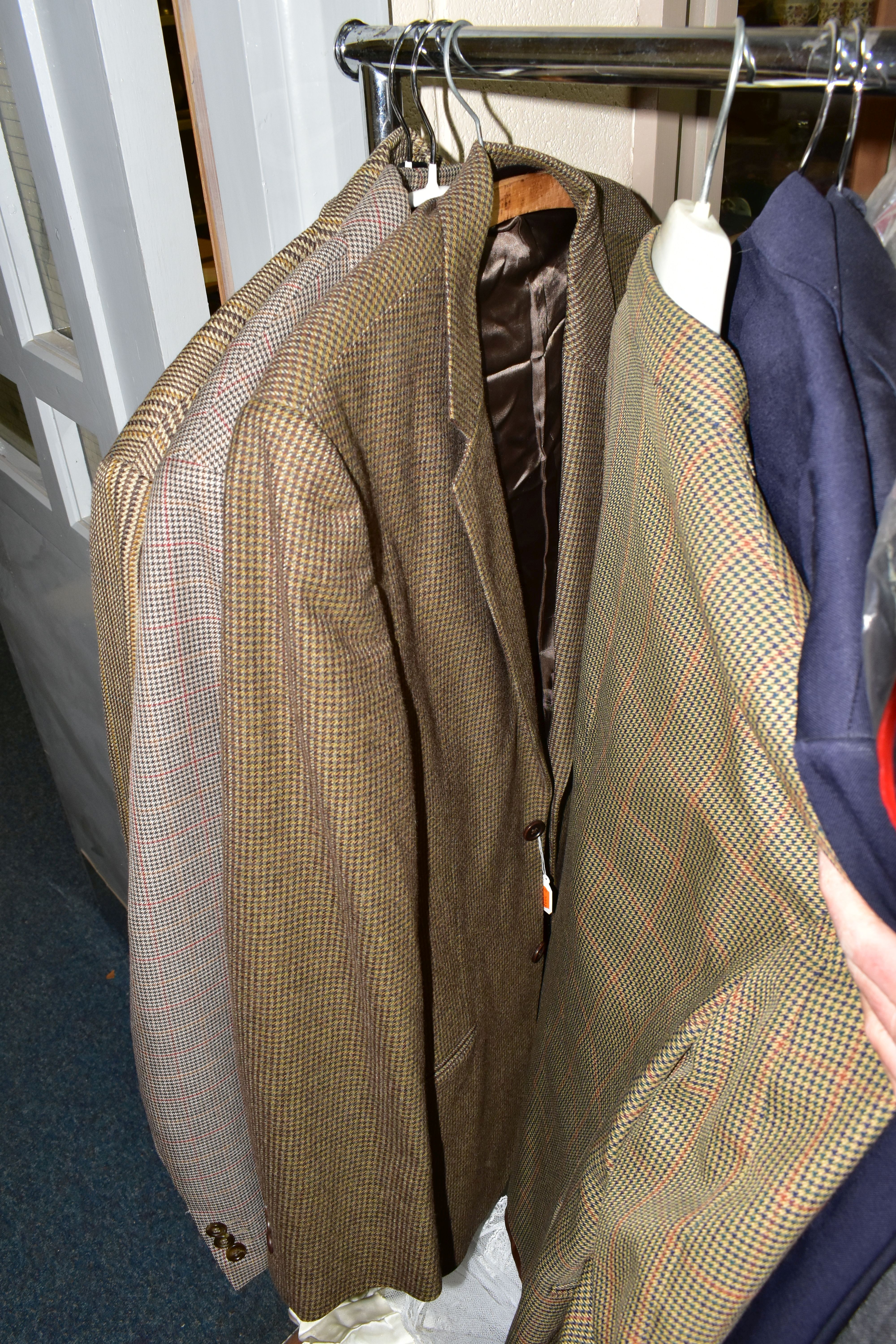 THIRTEEN ITEMS OF VINTAGE CLOTHING, to include a gentleman's dinner suit and shirt, navy blue - Image 8 of 10