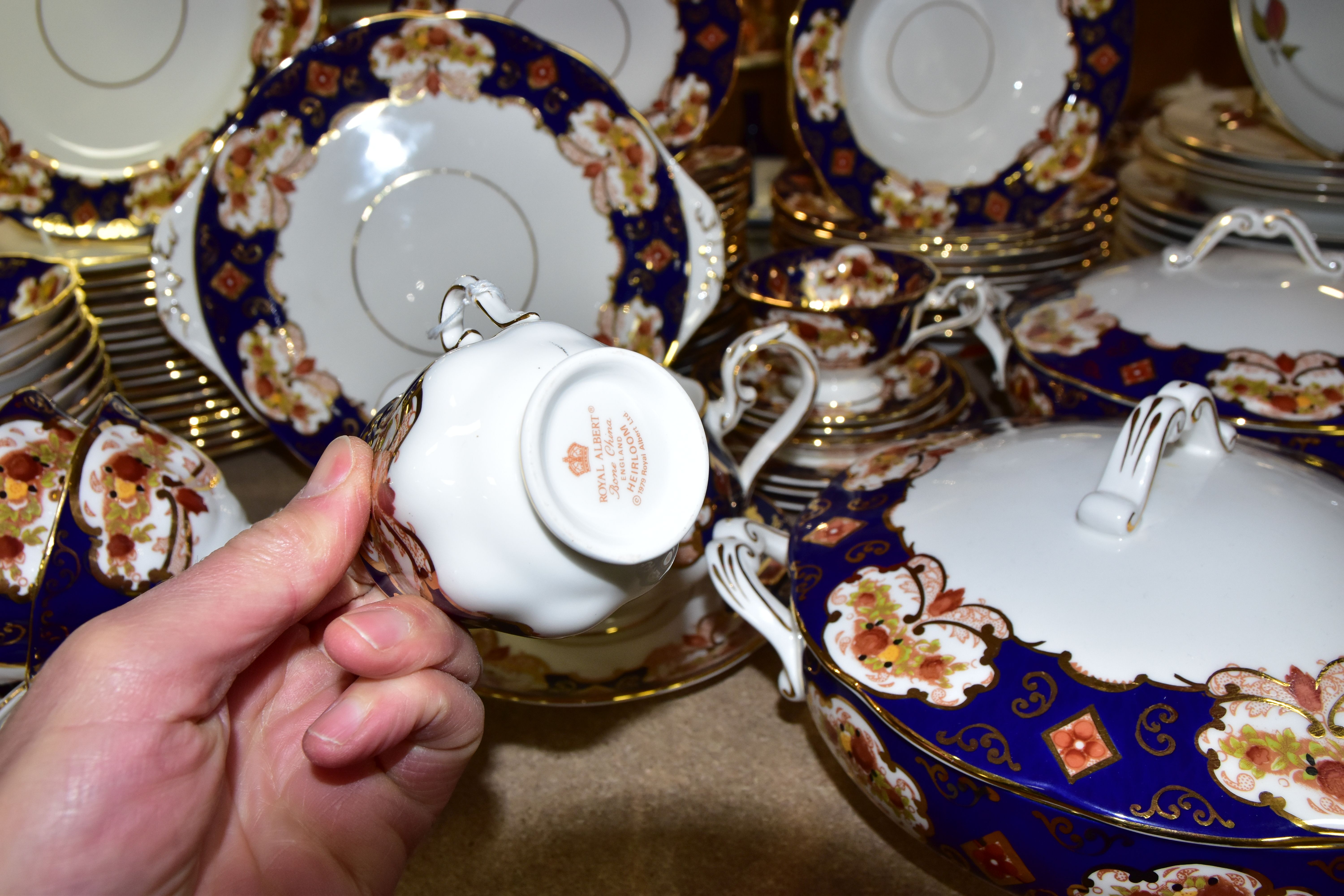 A ROYAL ALBERT 'HEIRLOOM' PATTERN DINNER SET, modern back stamp, comprising two circular covered - Image 5 of 5