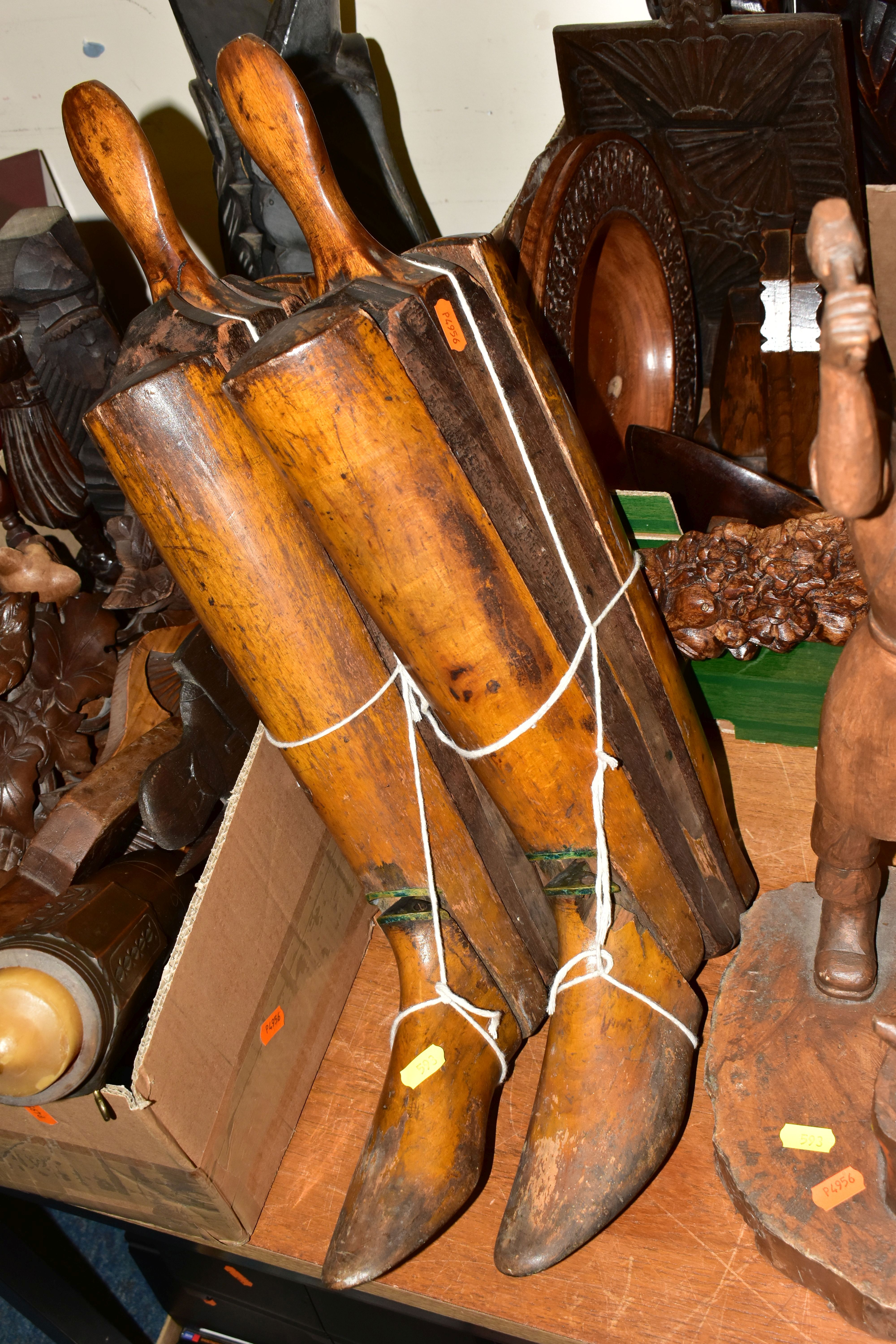 THREE BOXES AND LOOSE TREEN, to include five butter/gingerbread moulds, a pair of corbels, carved - Image 3 of 8