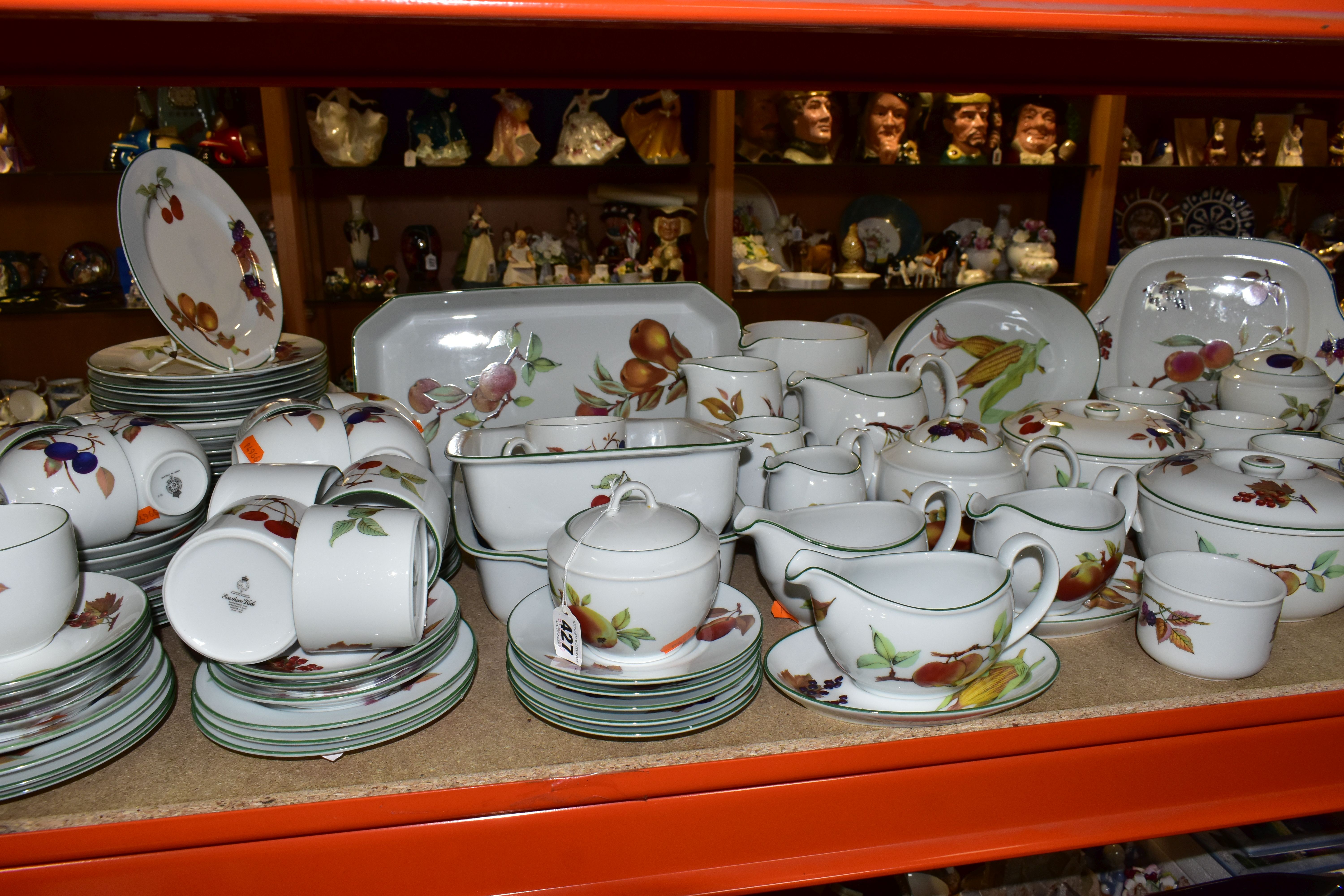 A QUANTITY OF ROYAL WORCESTER 'EVESHAM VALE' OVEN TO TABLE WARE, comprising three large jugs, two
