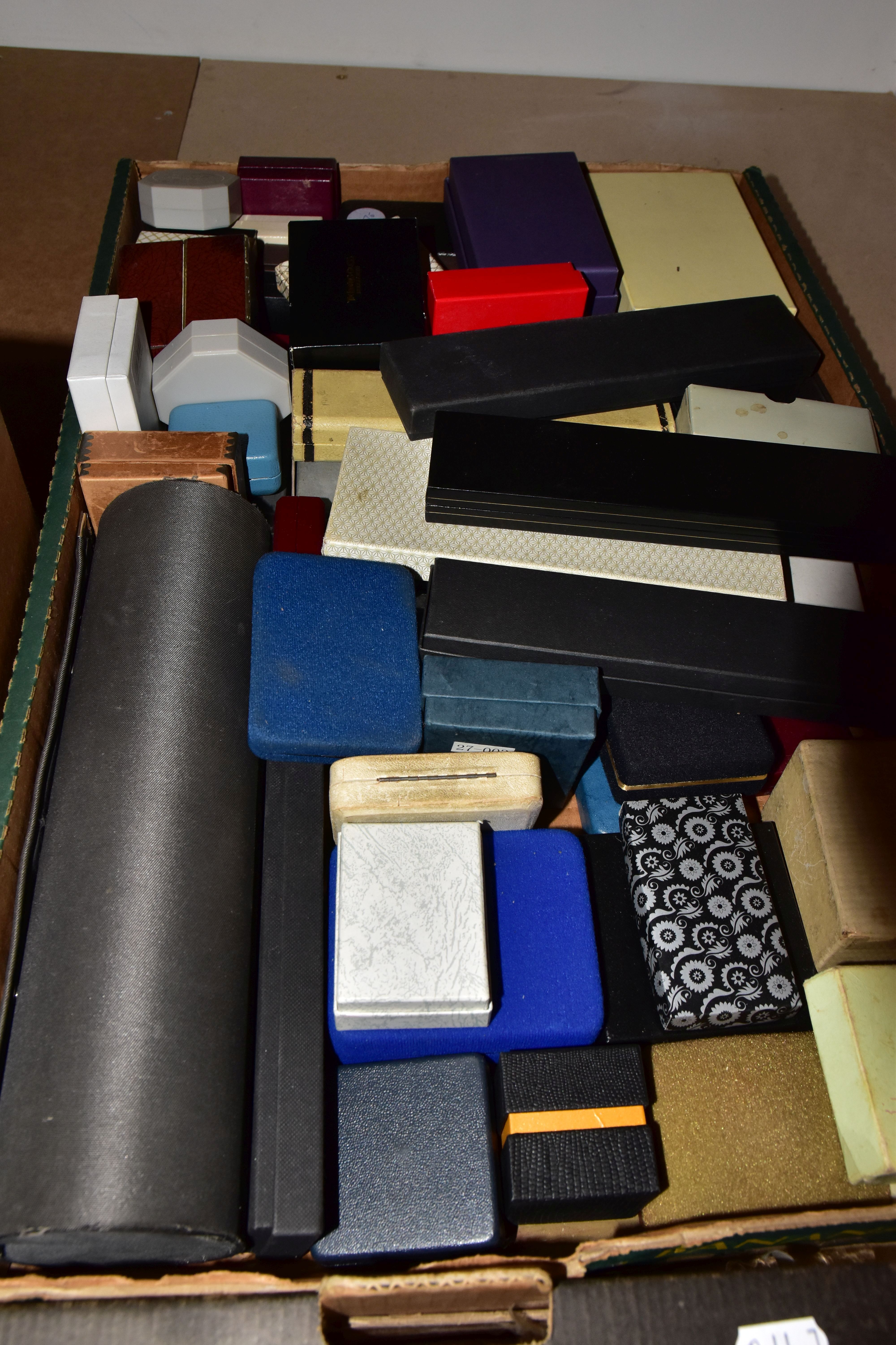 THREE BOXES OF EMPTY JEWELLERY BOXES, TINS AND PLAYING CARDS, to include a quantity of assorted - Image 4 of 4