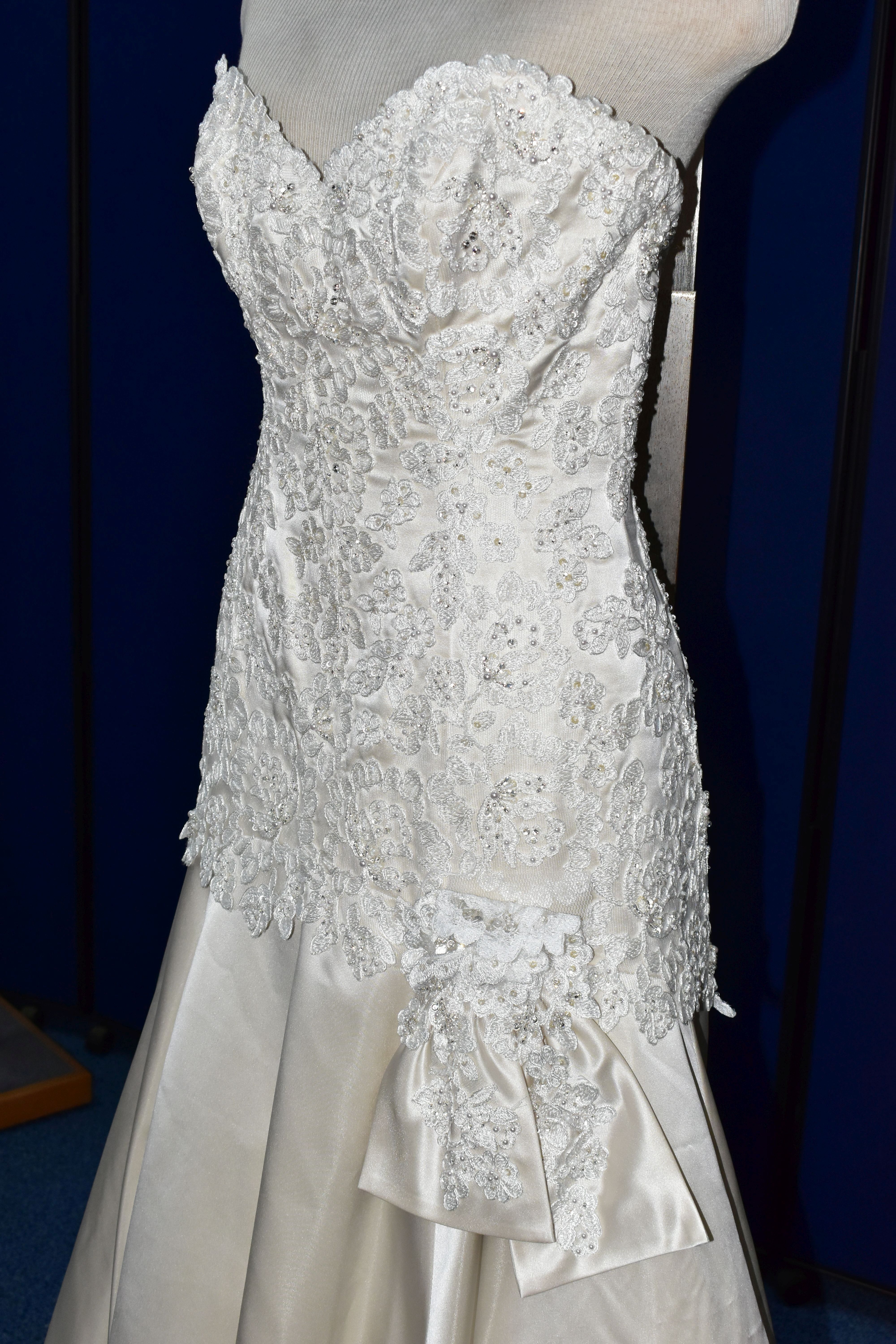 WEDDING DRESS, 'David Tutera' champagne, size 6, satin, strapless, beaded appliques (1) - Image 7 of 10
