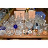 A GROUP OF CUT CRYSTAL, COLOURED AND DECORATIVE GLASSWARES, to include a boxed Waterford Portraits