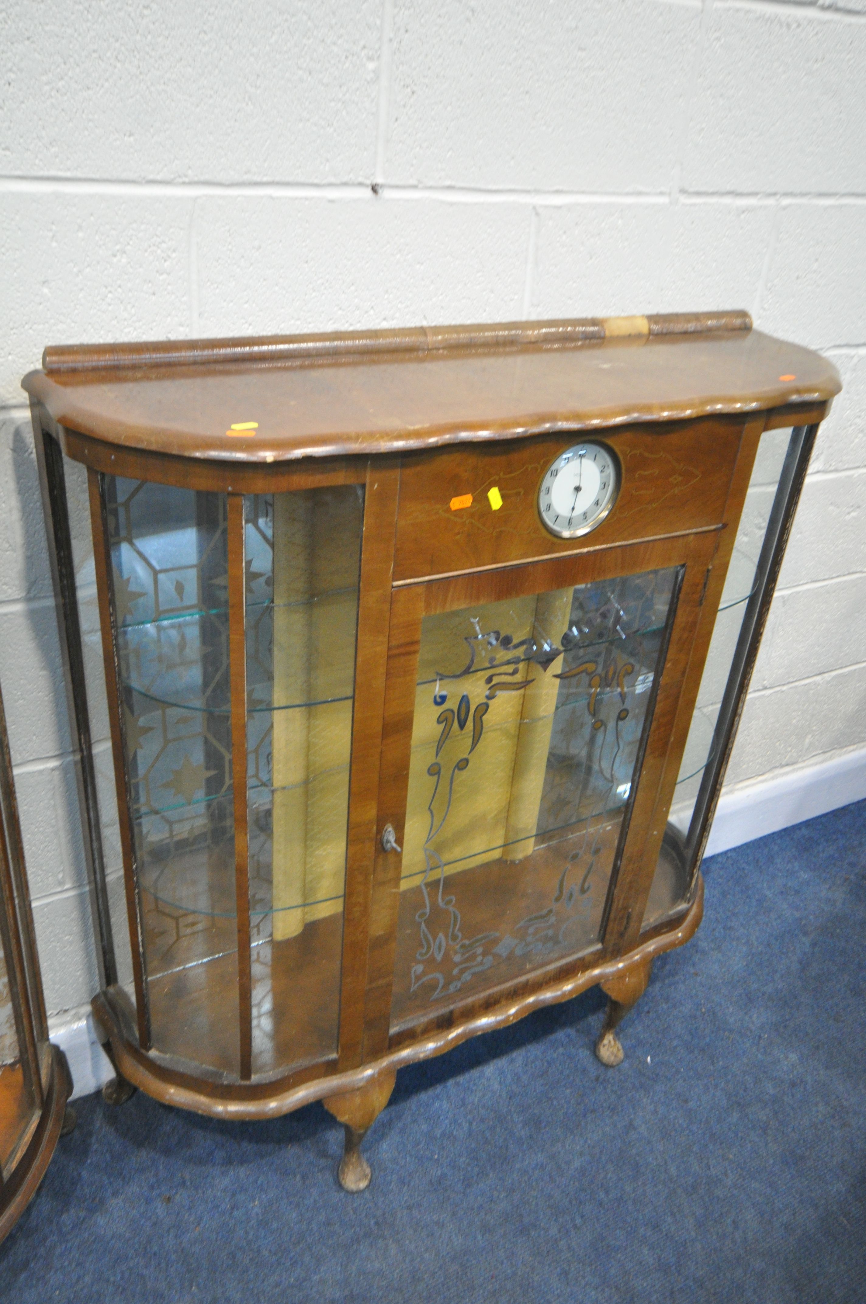 AN EARLY 20TH CENTURY WALNUT DEMI LUNE SINGLE DOOR CHINA CABINET, width 64cm x depth 34cm x height - Image 3 of 5