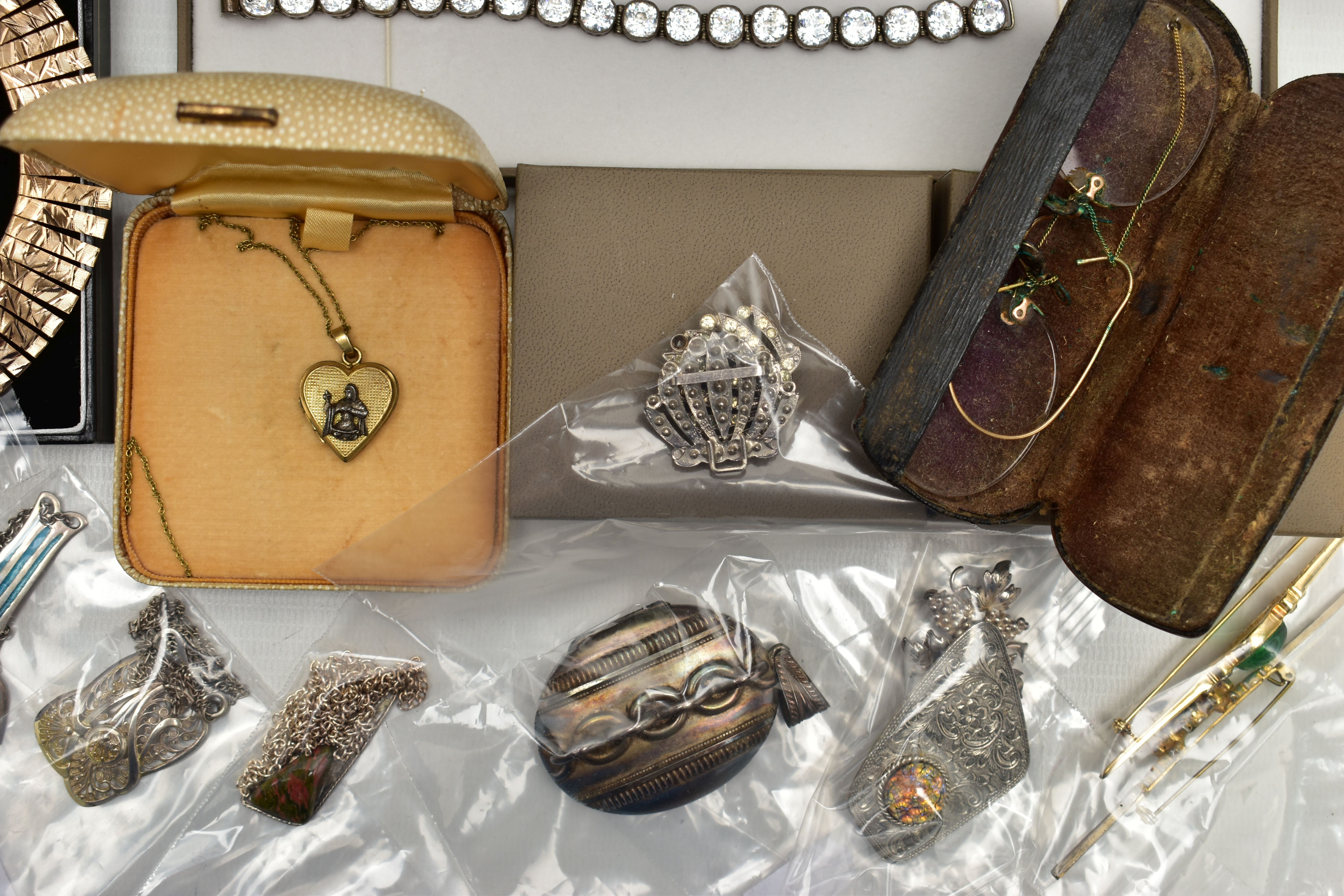 A BOX OF ASSORTED SILVER AND COSTUME JEWELLERY, to include a silver floral detailed oval locket, - Image 2 of 10