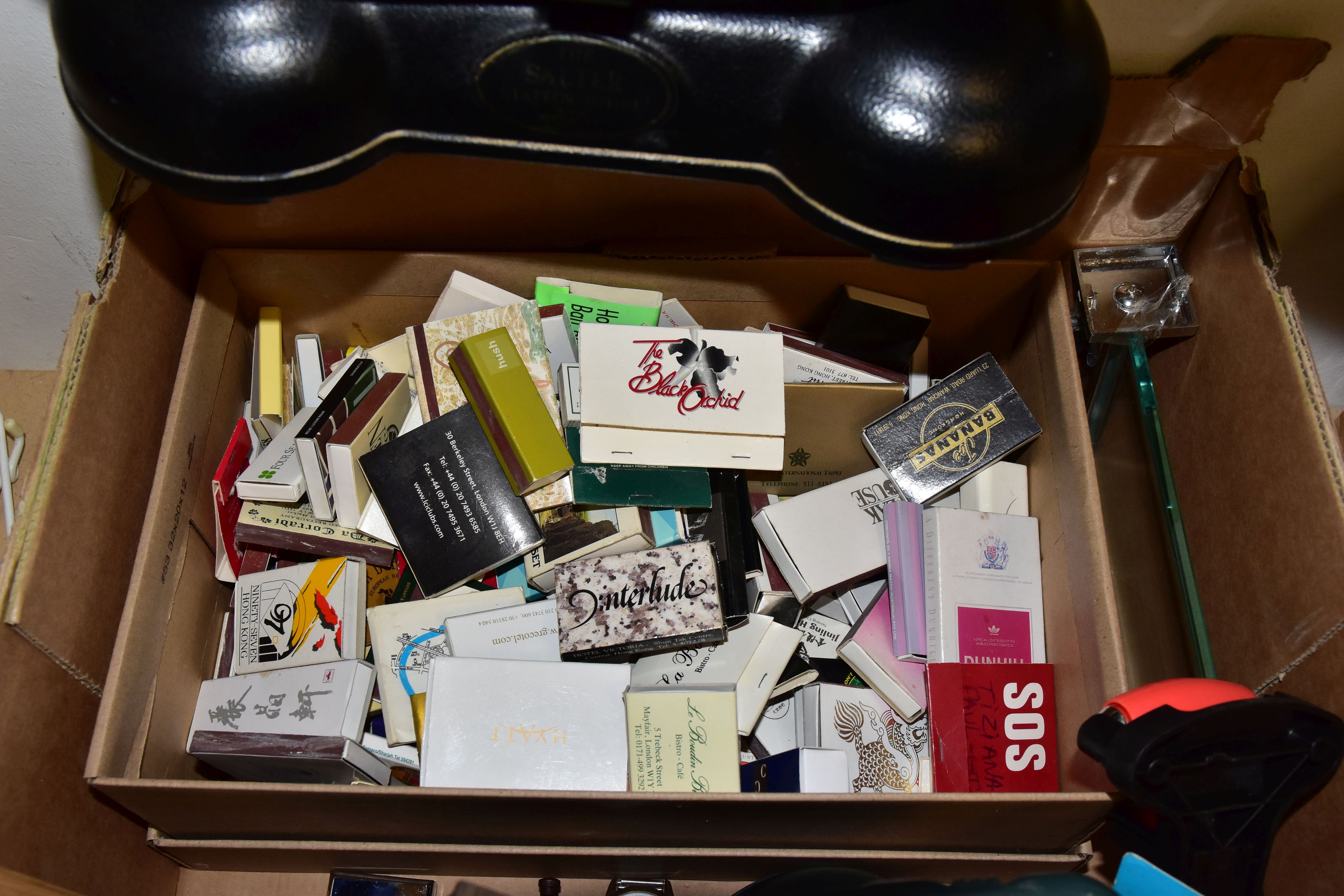 ONE BOX OF SUNDRIES to include a set of Salter scales, a battery powered mantle clock, a glass - Image 4 of 4