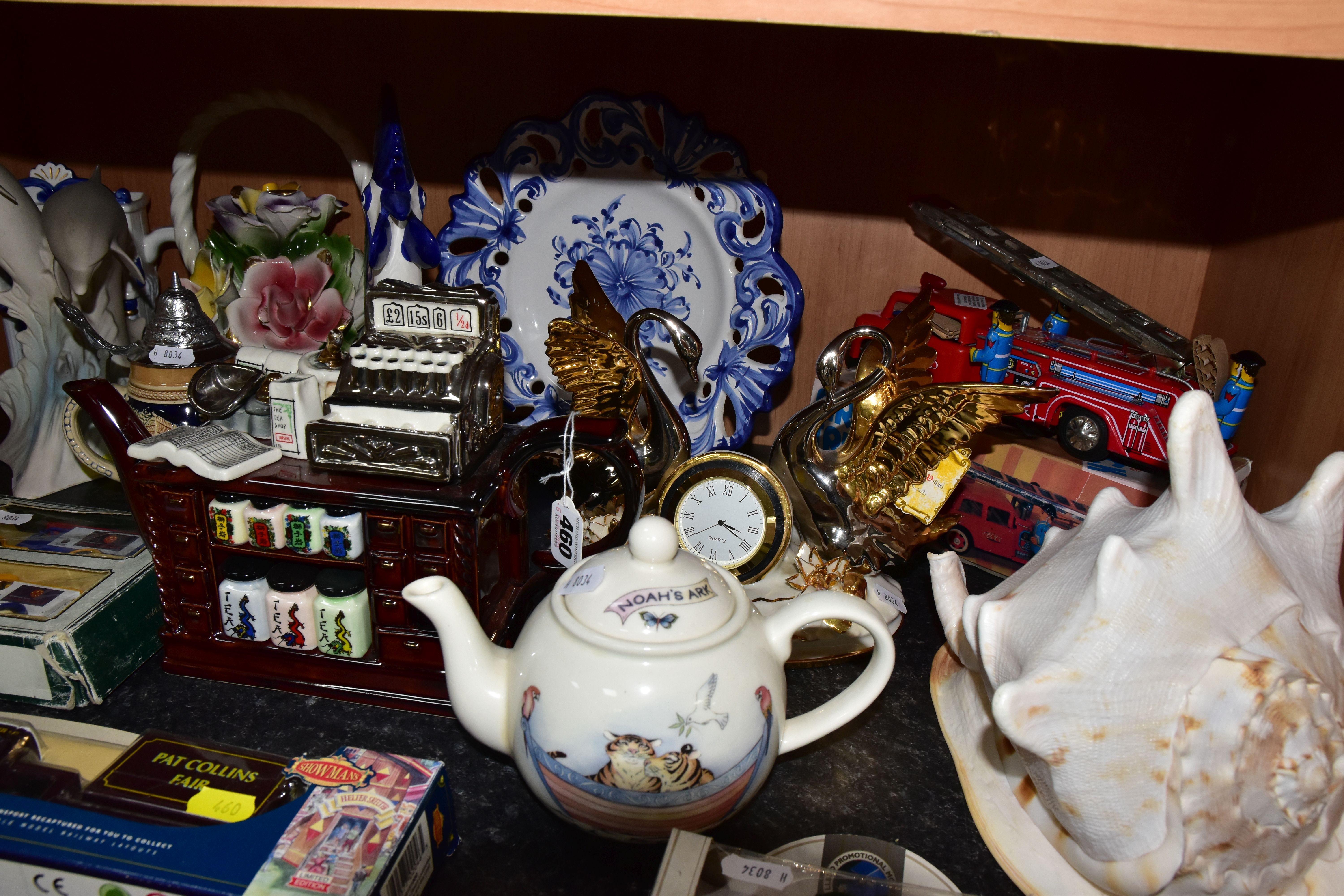 A GROUP OF CERAMICS, DIECAST VEHICLES AND SUNDRY ITEMS, to include a Cardew Designs Tea Shop teapot, - Image 5 of 6