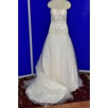 WEDDING DRESS, end of season stock clearance (may have slight marks) David Tutera dress, full tuille