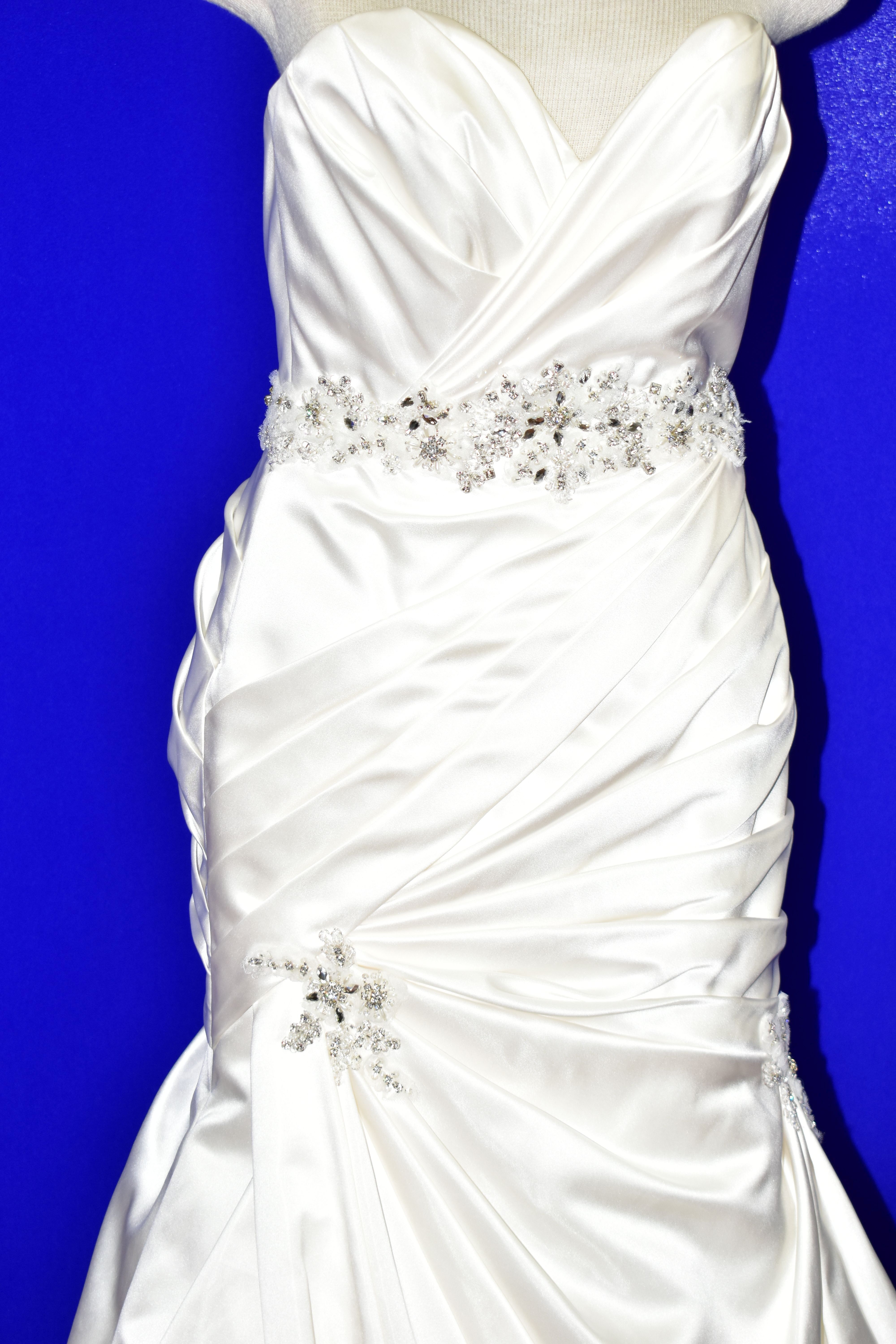 WEDDING DRESS, end of season stock clearance (may have slight marks) Sophia Tolli, size 6, Velcro - Image 3 of 14