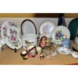 A GROUP OF CERAMICS, to include a Wedgwood 'Charnwood' pattern plate, a Royal Doulton 'Verona'