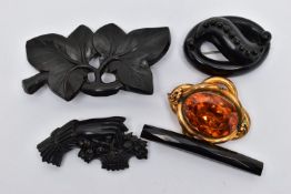 FIVE 19TH CENTURY BROOCHES,