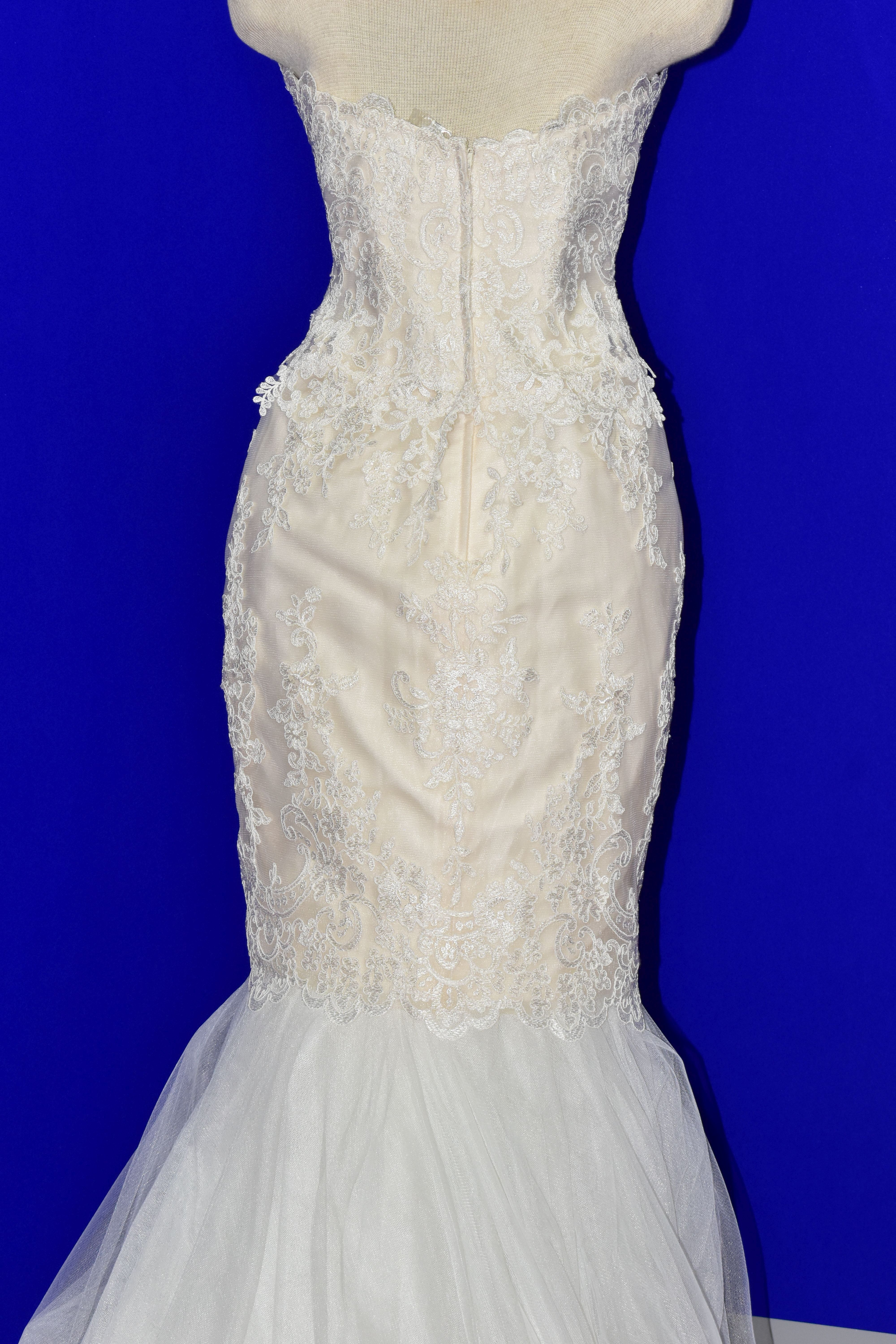 WEDDING DRESS, end of season stock clearance (may have slight marks or very minor damage) David - Image 13 of 19