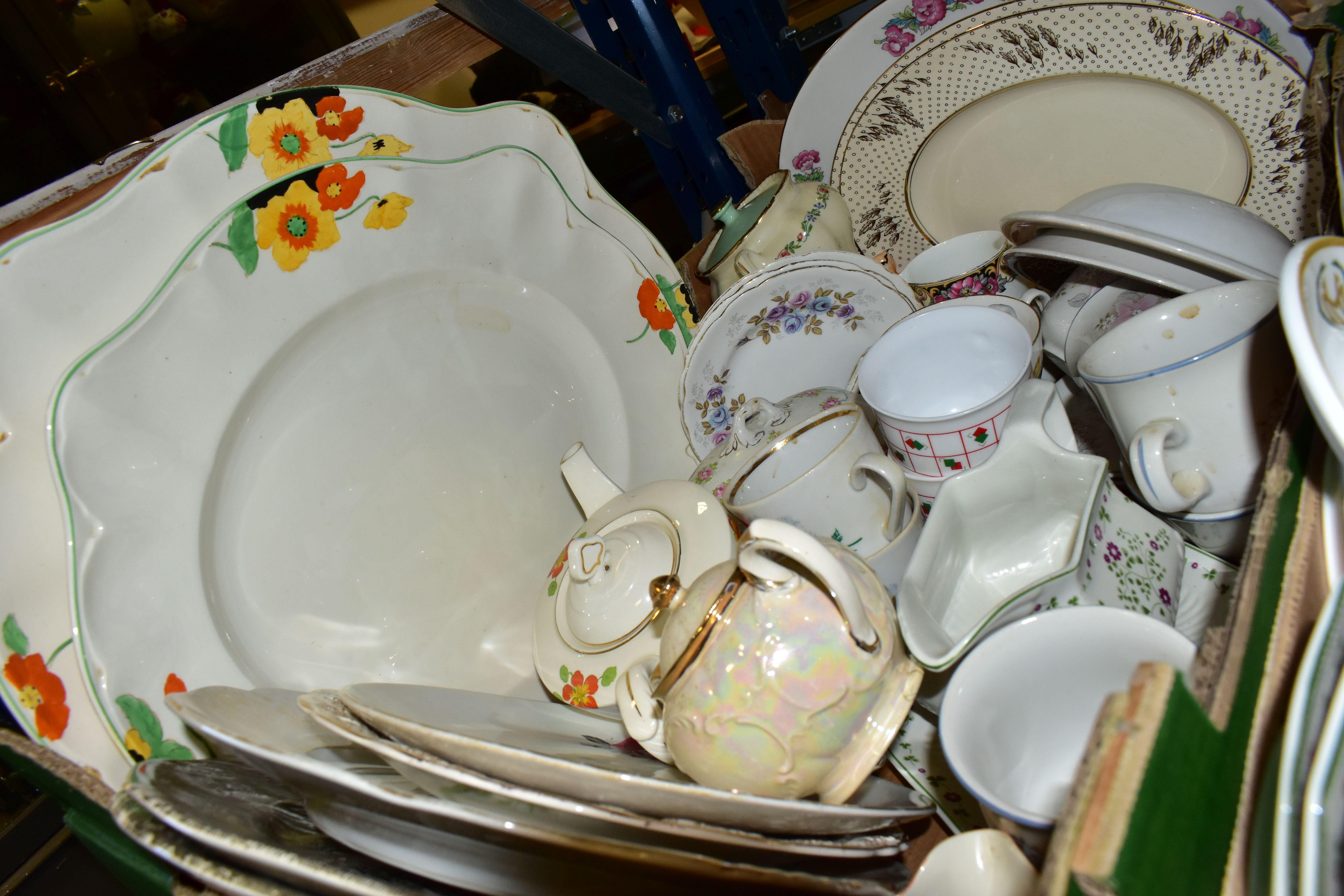 FIVE BOXES OF CERAMIC TEA AND DINNER WARES, to include two Royal Albert Lavender Rose dessert - Image 5 of 9