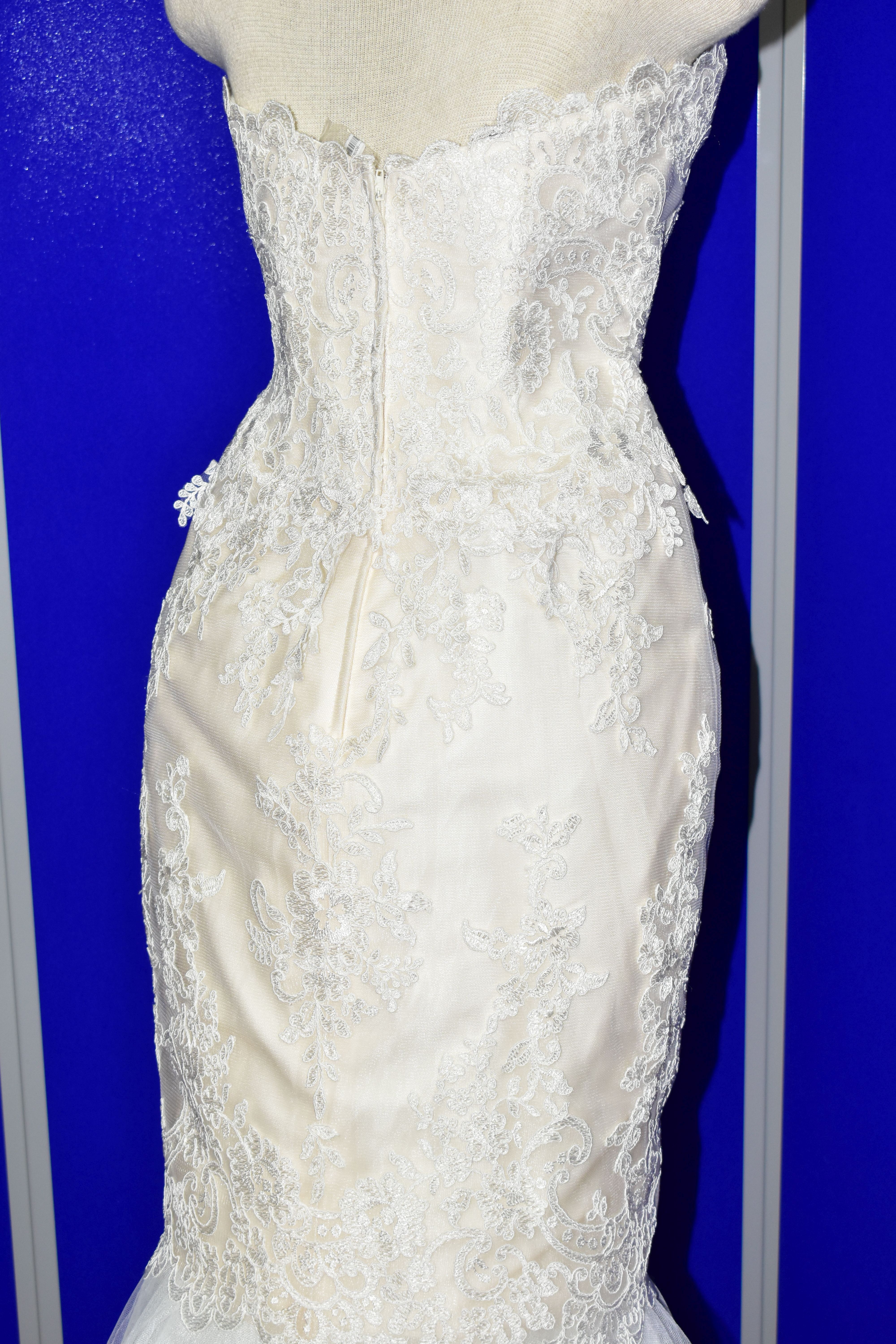 WEDDING DRESS, end of season stock clearance (may have slight marks or very minor damage) David - Image 14 of 19