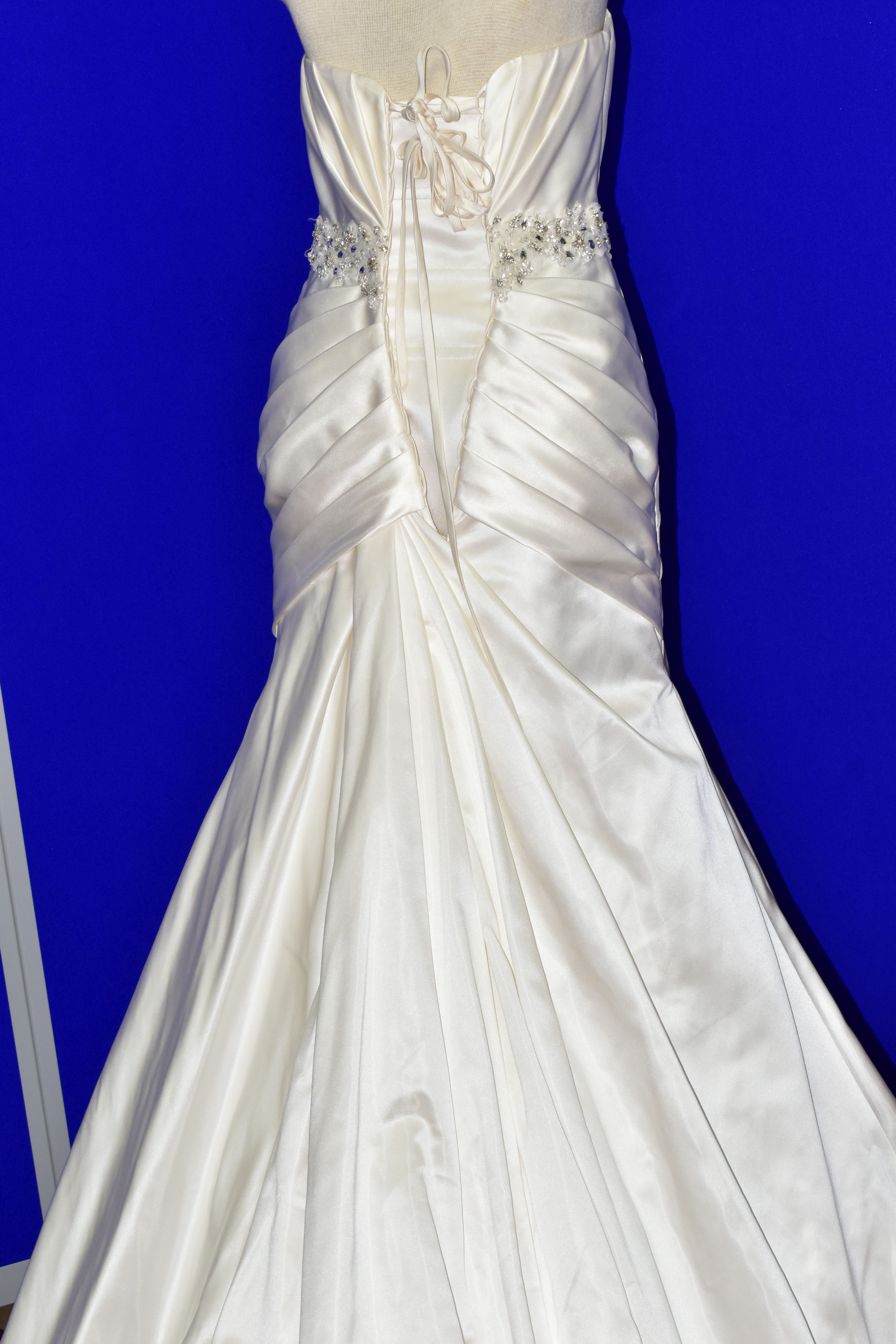 WEDDING DRESS, end of season stock clearance (may have slight marks) Sophia Tolli, size 6, Velcro - Image 12 of 14