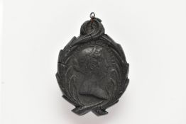 AN EARLY 19TH CENTURY MOURNING PENDANT,