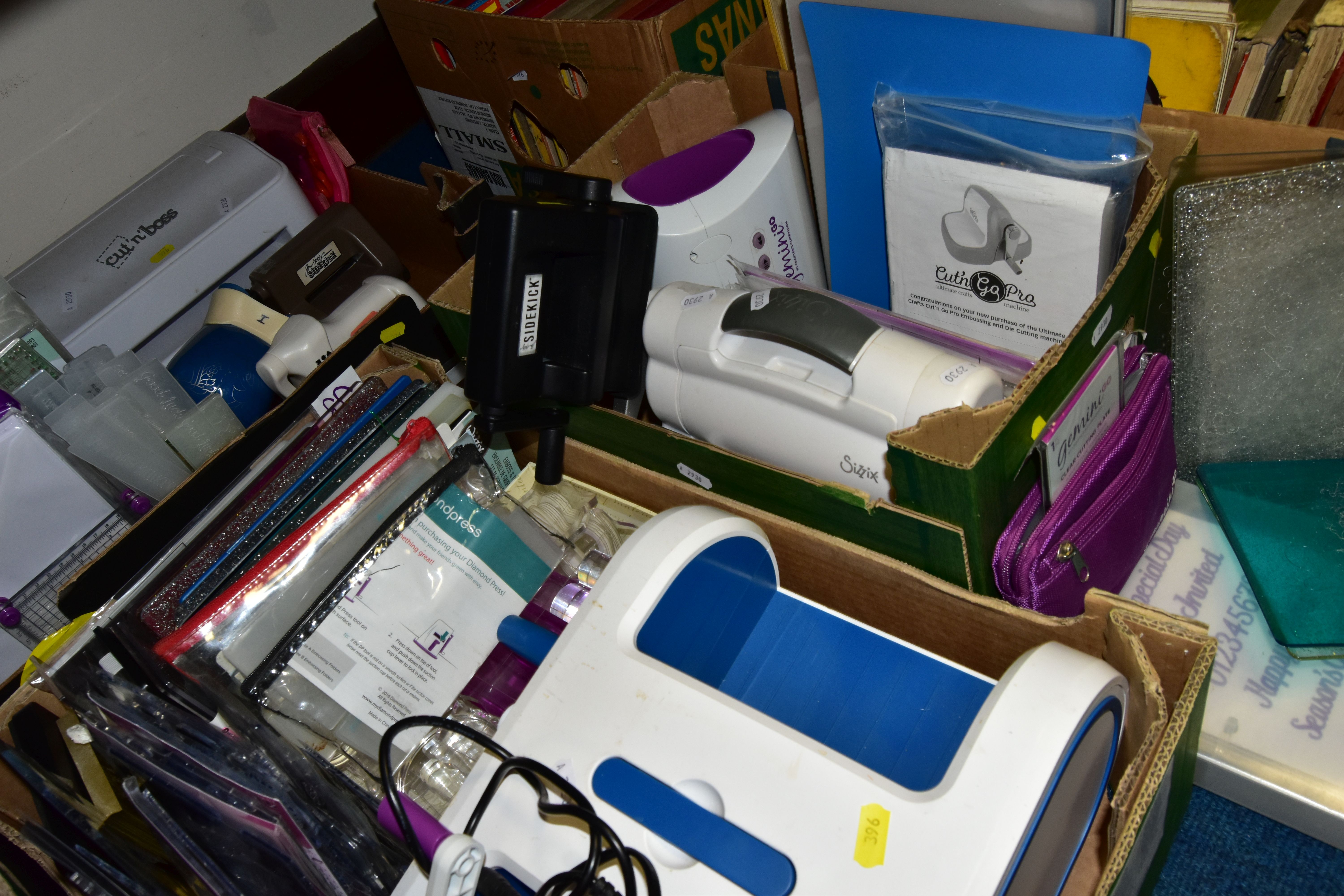 THREE BOXES OF CRAFTING MACHINES AND EQUIPMENT, comprising a Sizzix 'Big Shot' foldaway die - Image 3 of 4
