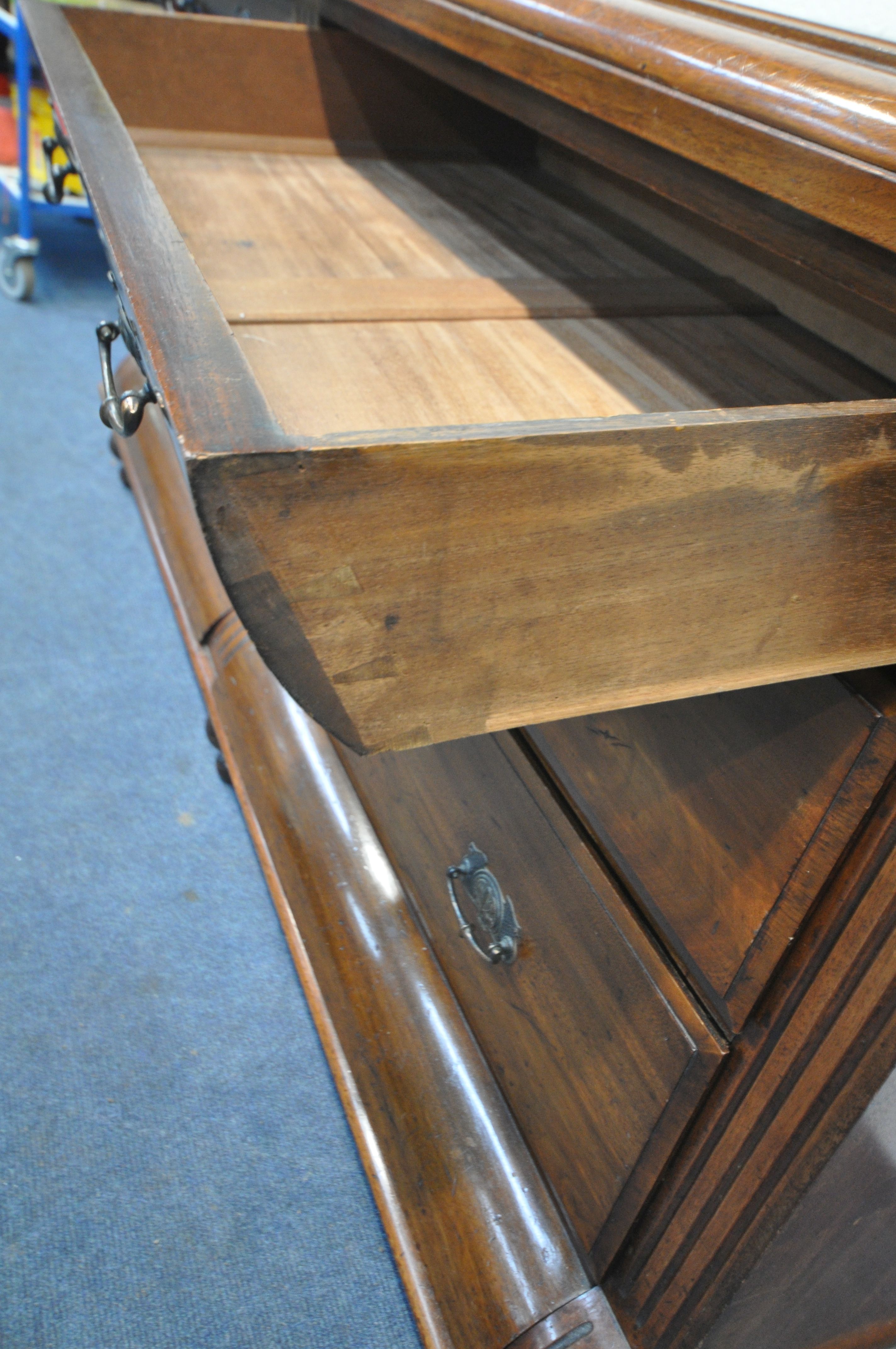 A 19TH CENTURY MAHOGANY DRESSER BASE, with an assortment of six drawers, on bulbous feet, length - Image 5 of 5