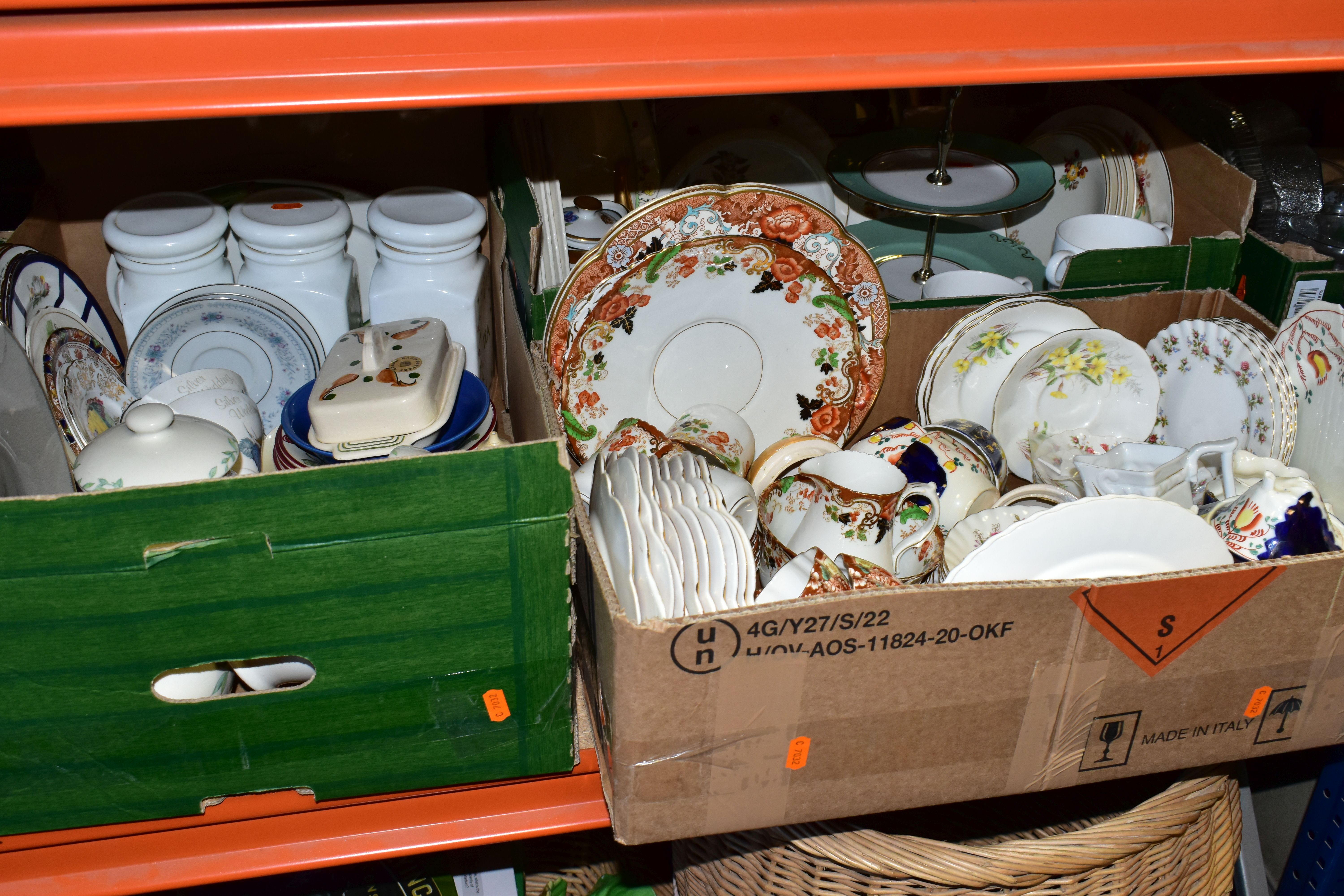 FIVE BOXES OF CERAMIC TEA AND DINNER WARES, to include two Royal Albert Lavender Rose dessert - Image 2 of 9