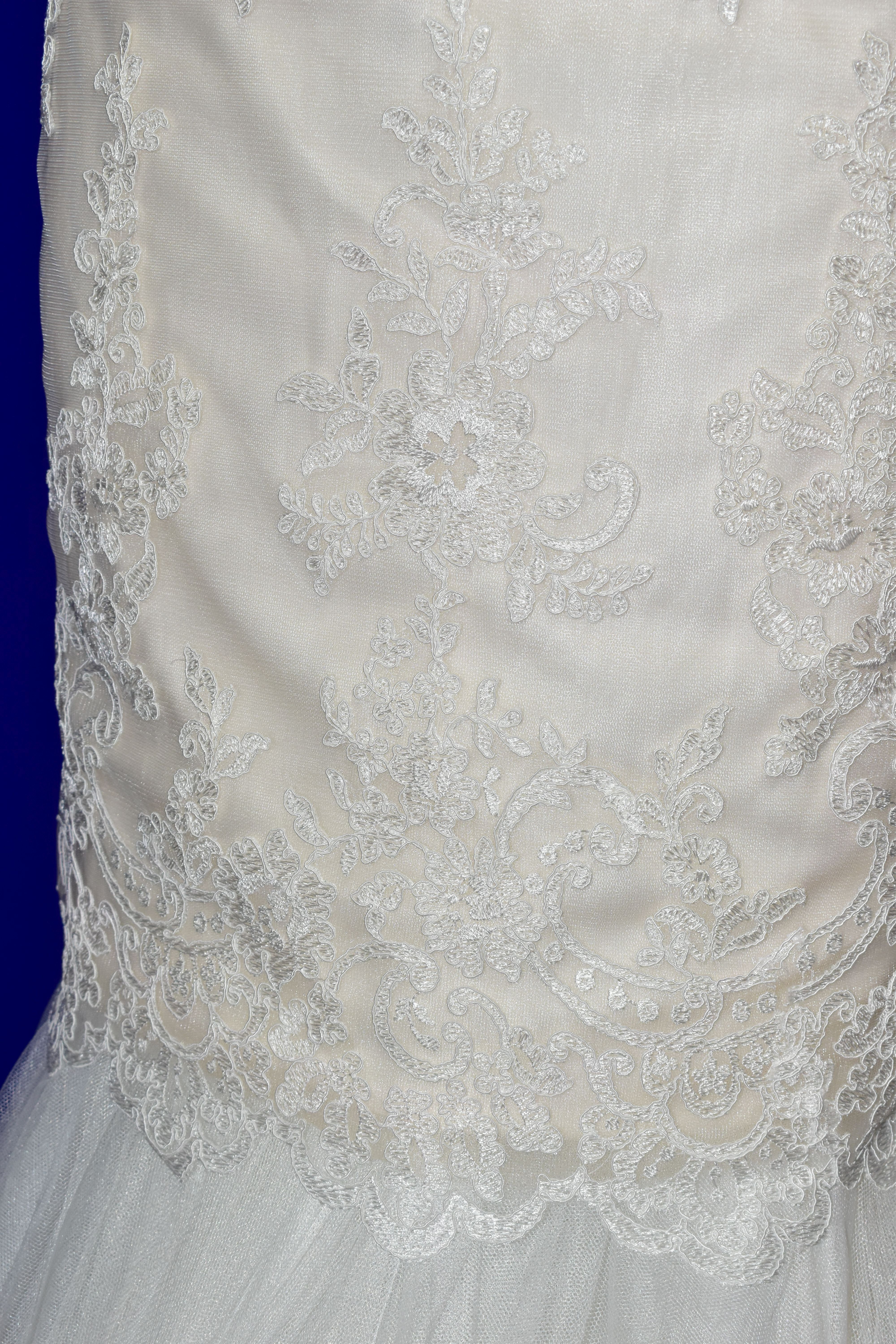 WEDDING DRESS, end of season stock clearance (may have slight marks or very minor damage) David - Image 5 of 19