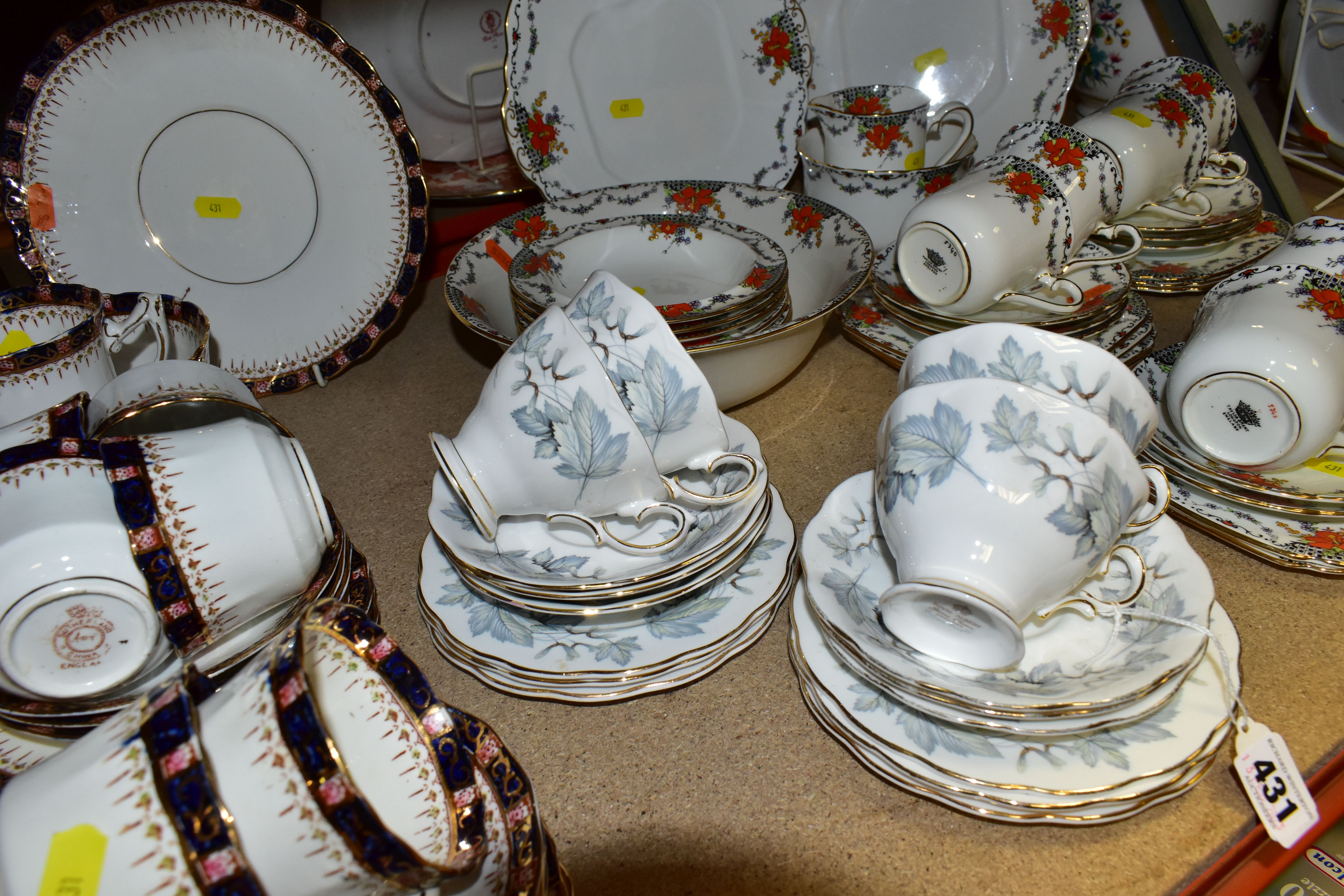 A QUANTITY OF TEA AND DINNER WARES TO INCLUDE ROYAL ALBERT, to include Royal Albert 'Silver Maple' - Image 5 of 7
