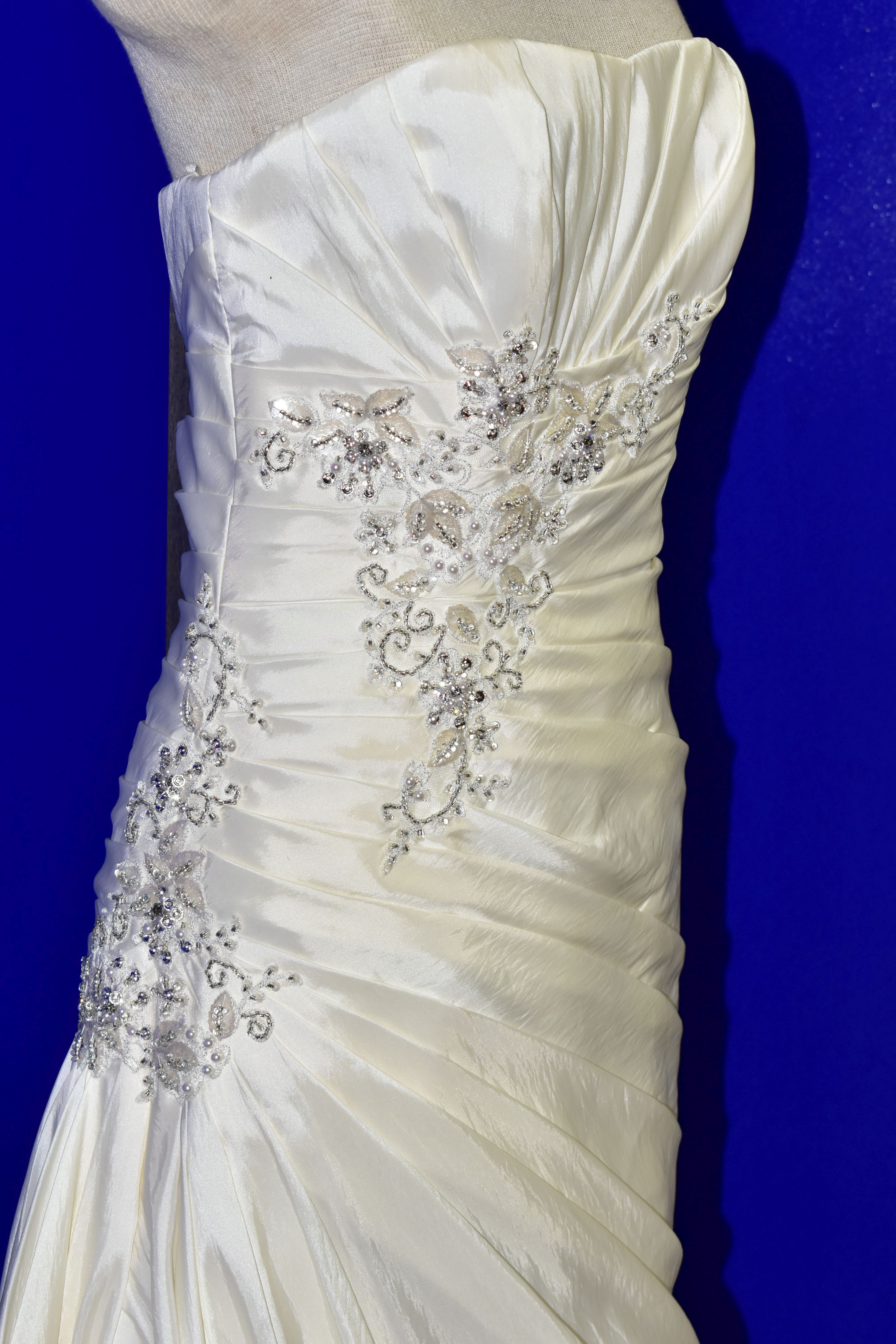 WEDDING DRESS, end of season stock clearance (may have slight marks) Ivory satin pleated, size 8, - Image 8 of 14