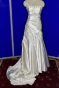 WEDDING DRESS, end of season stock clearance (may have slight marks) Toni Bowls 'Mon Cheri' Ivory