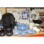 A COLLECTION OF WEDGWOOD CERAMICS, comprising a Wedgwood black basalt teapot (chipped rim and