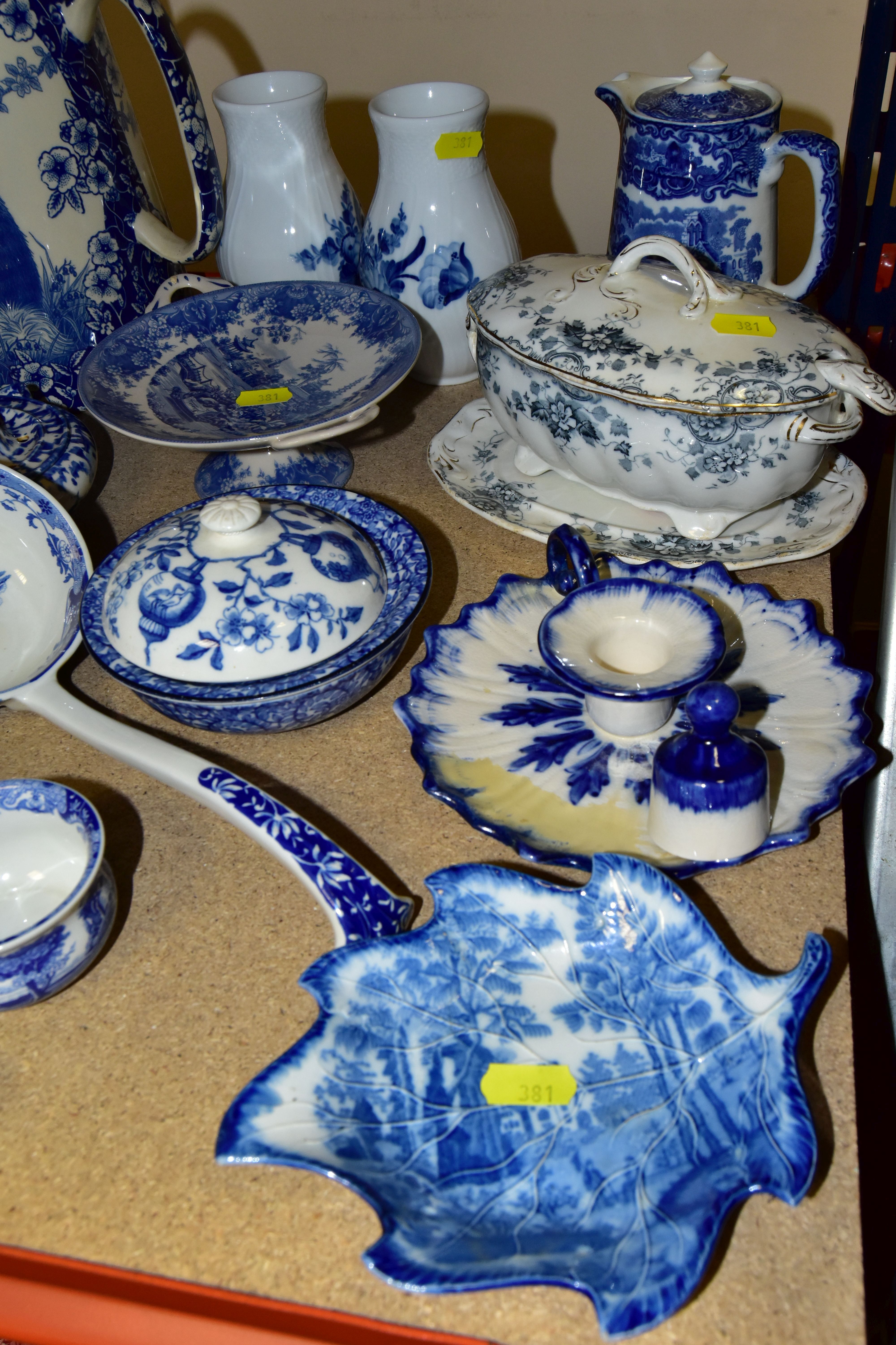 A COLLECTION OF BLUE AND WHITE CERAMICS, comprising a Staffordshire ironstone candle holder, a - Image 6 of 6