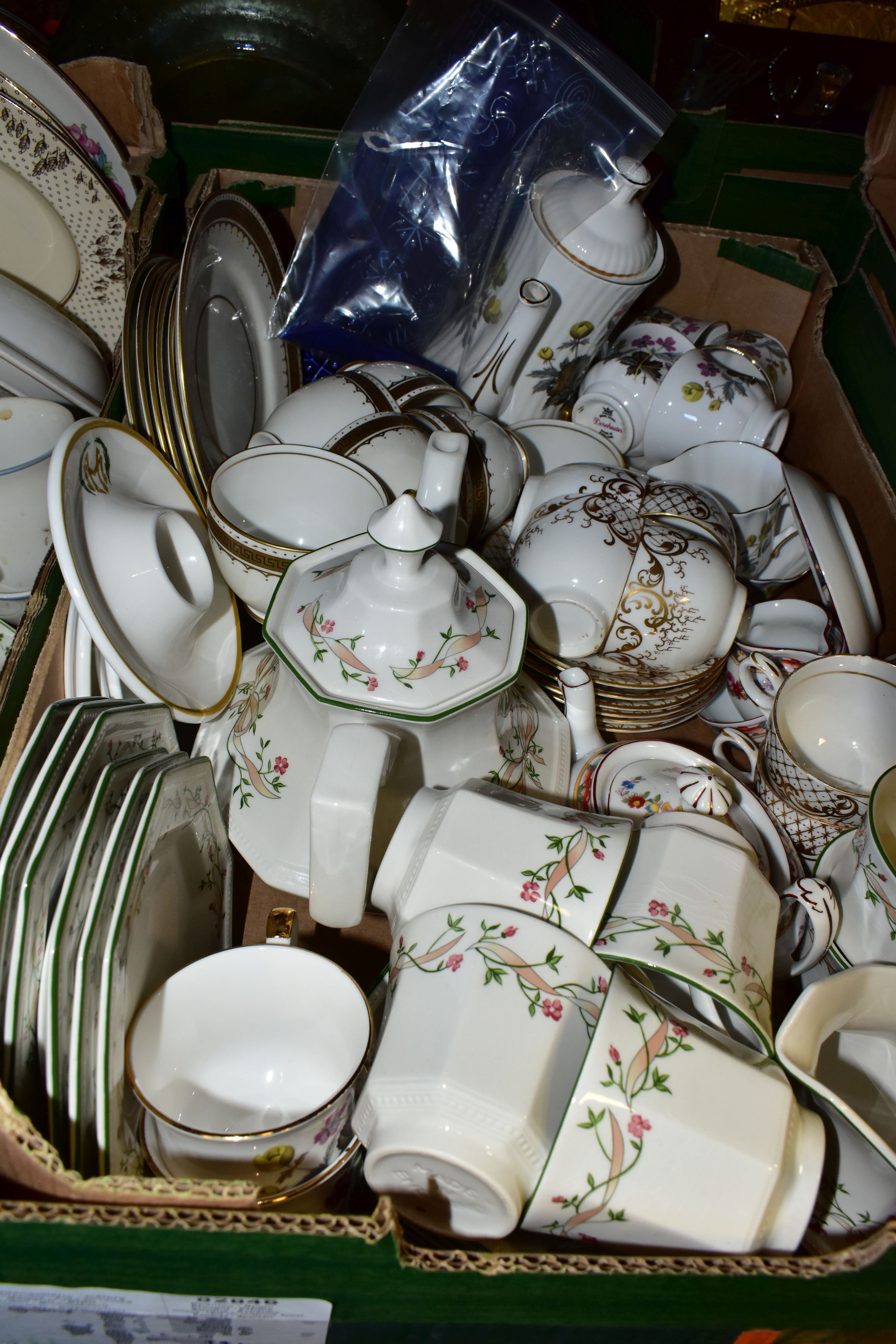 FIVE BOXES OF CERAMIC TEA AND DINNER WARES, to include two Royal Albert Lavender Rose dessert - Image 3 of 9