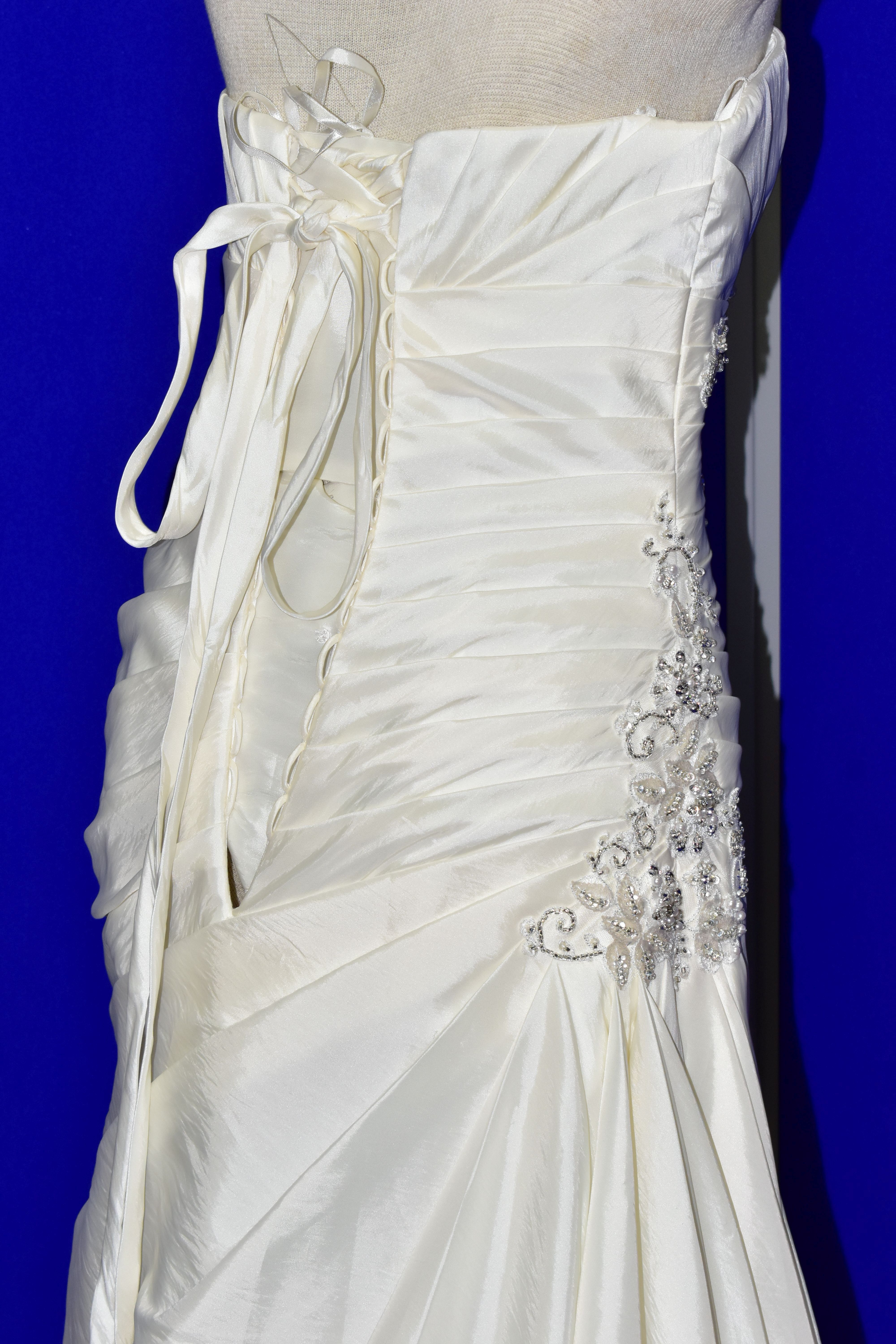 WEDDING DRESS, end of season stock clearance (may have slight marks) Ivory satin pleated, size 8, - Image 12 of 14