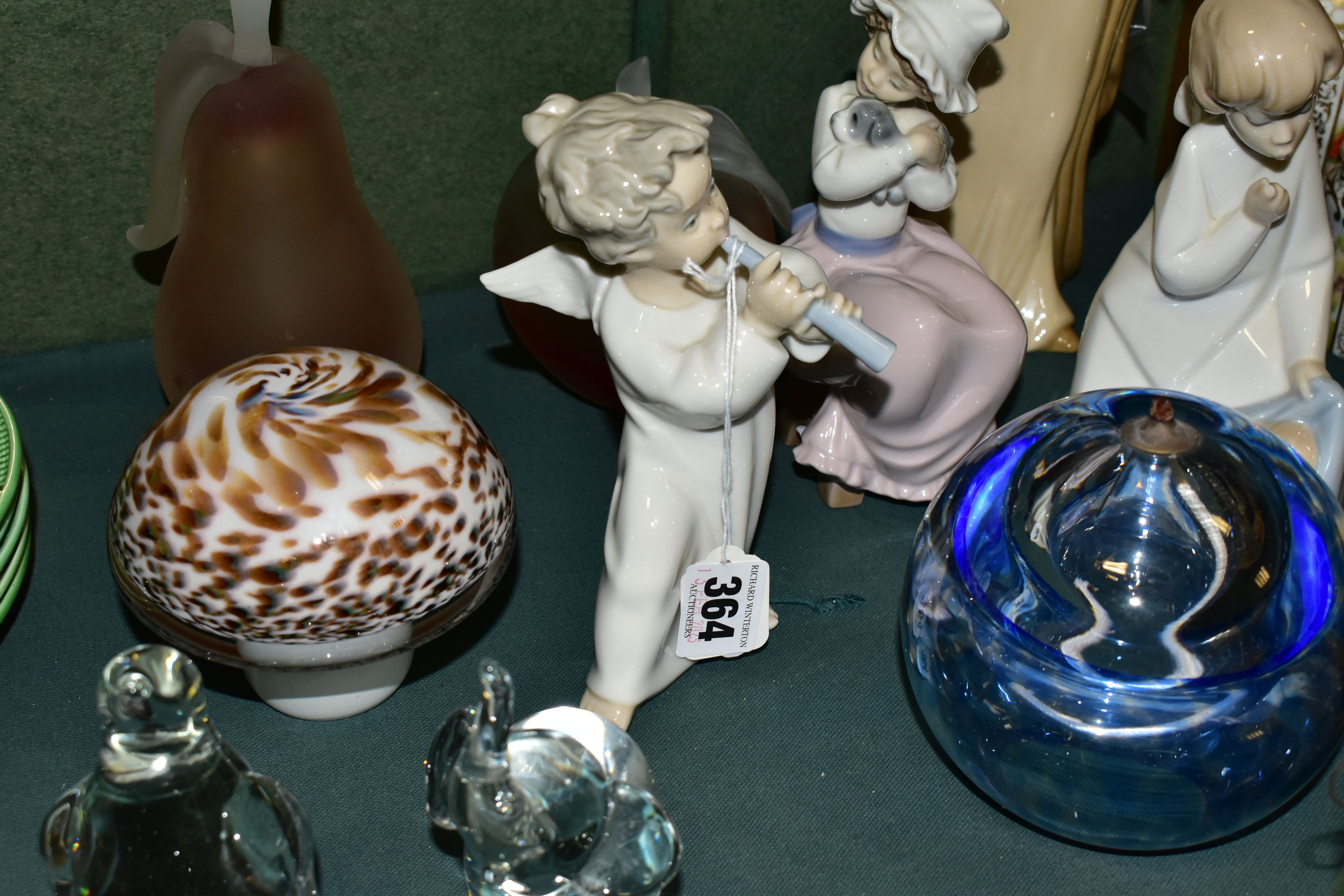 A GROUP OF CERAMICS AND GLASS WARES, to include a Lladro 'Angel with Flute' 4540, sculptor Fulgencio - Image 4 of 9