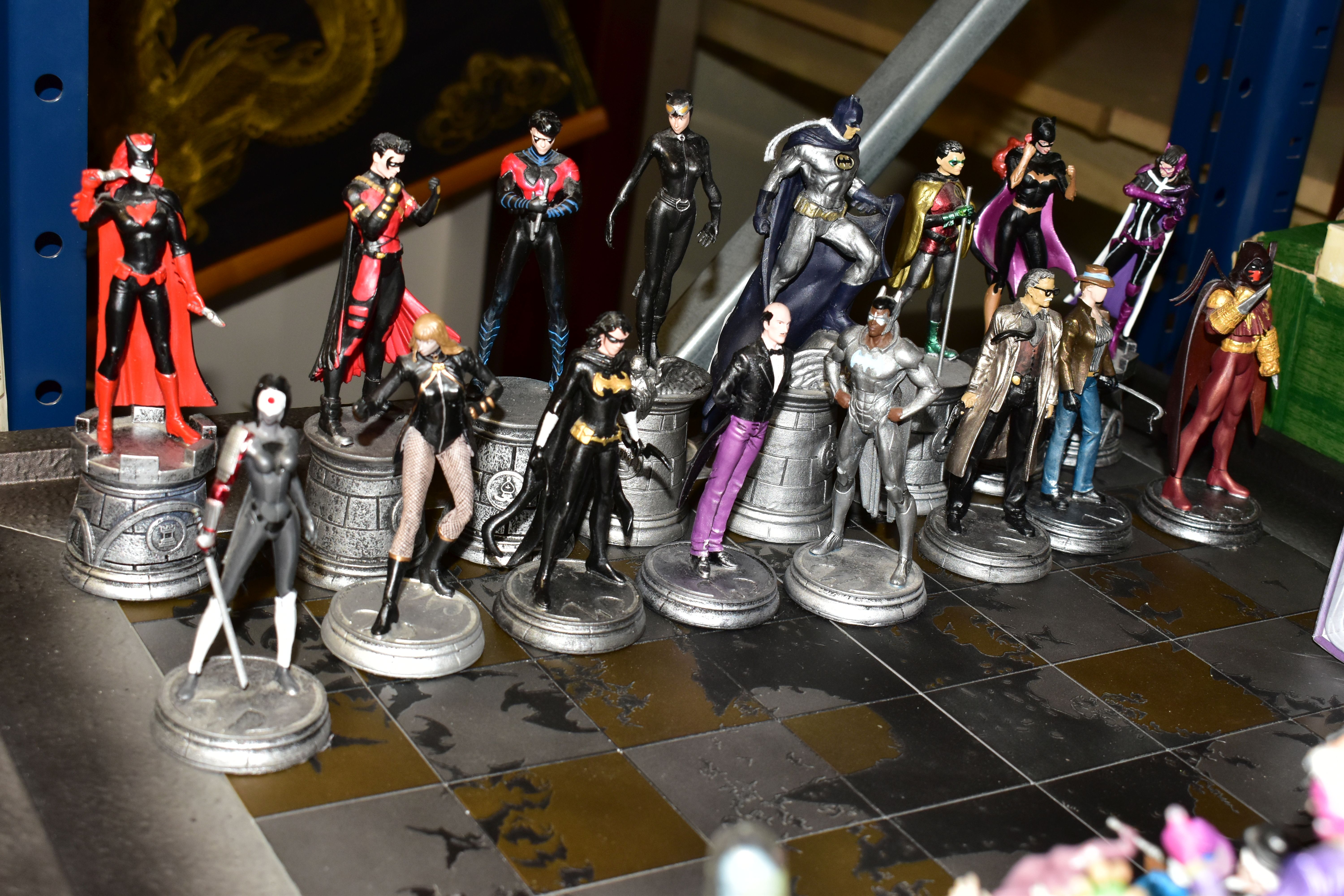 AN EAGLEMOSS D.C. COMICS BATMAN CHESS SET AND BOARD, complete with 32 character pieces, appears in - Image 2 of 7