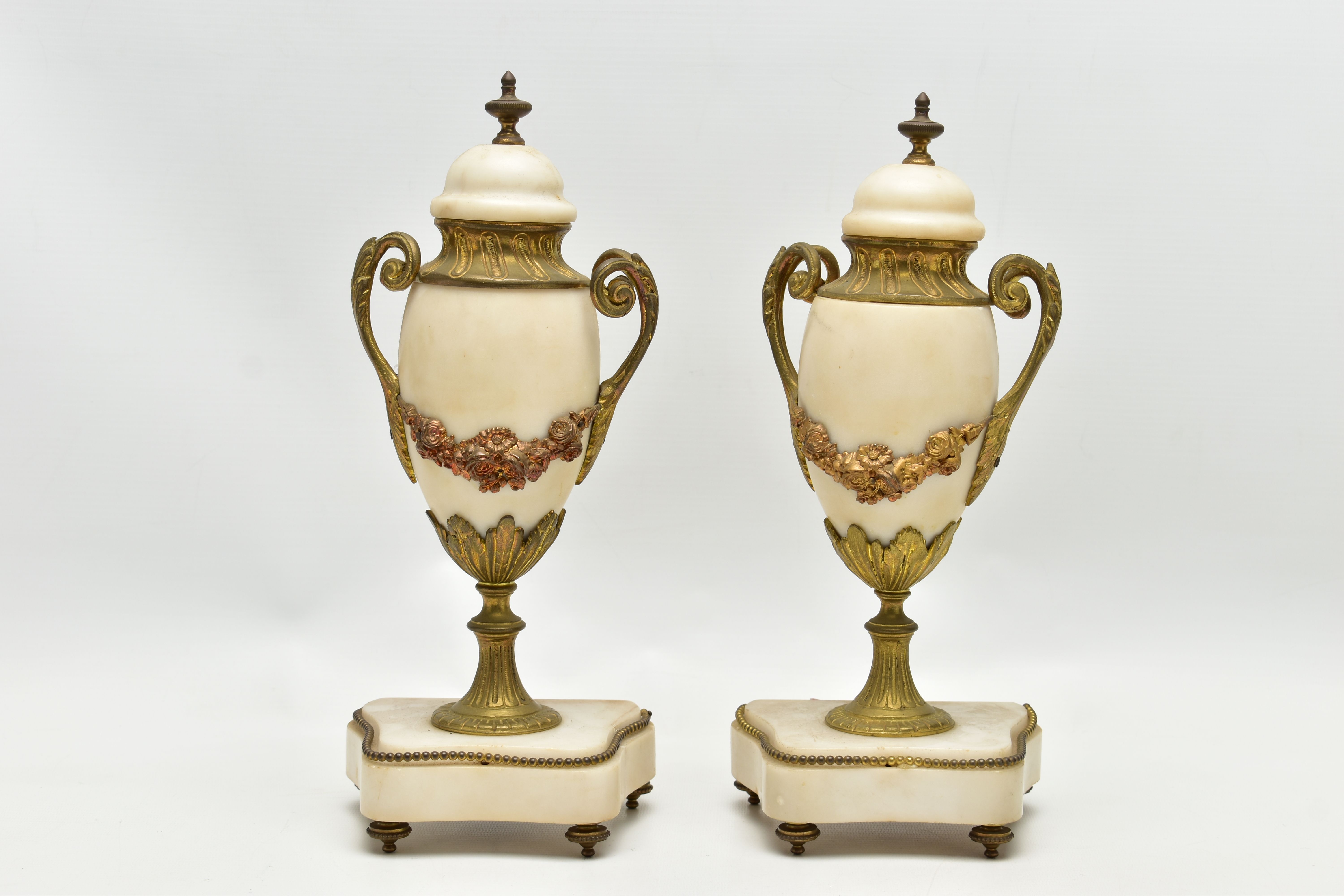 A LATE 19TH CENTURY FRENCH WHITE MARBLE AND GILT METAL CLOCK GARNITURE, the clock with urn - Image 13 of 18