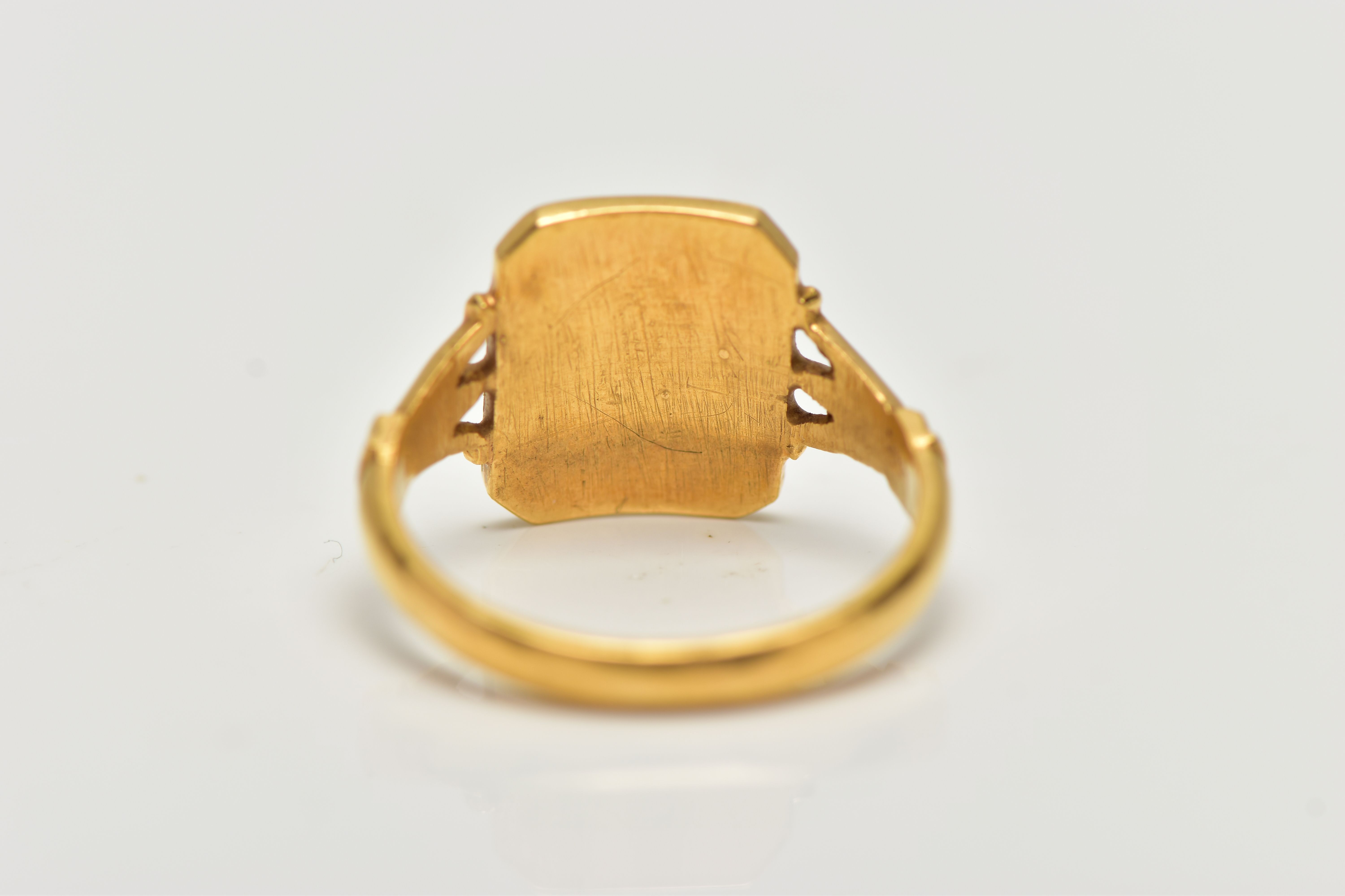 AN EARLY 20TH CENTURY YELLOW GOLD ENAMEL SWEETHEART RING, the rectangular-shape enamel panel reading - Image 5 of 5