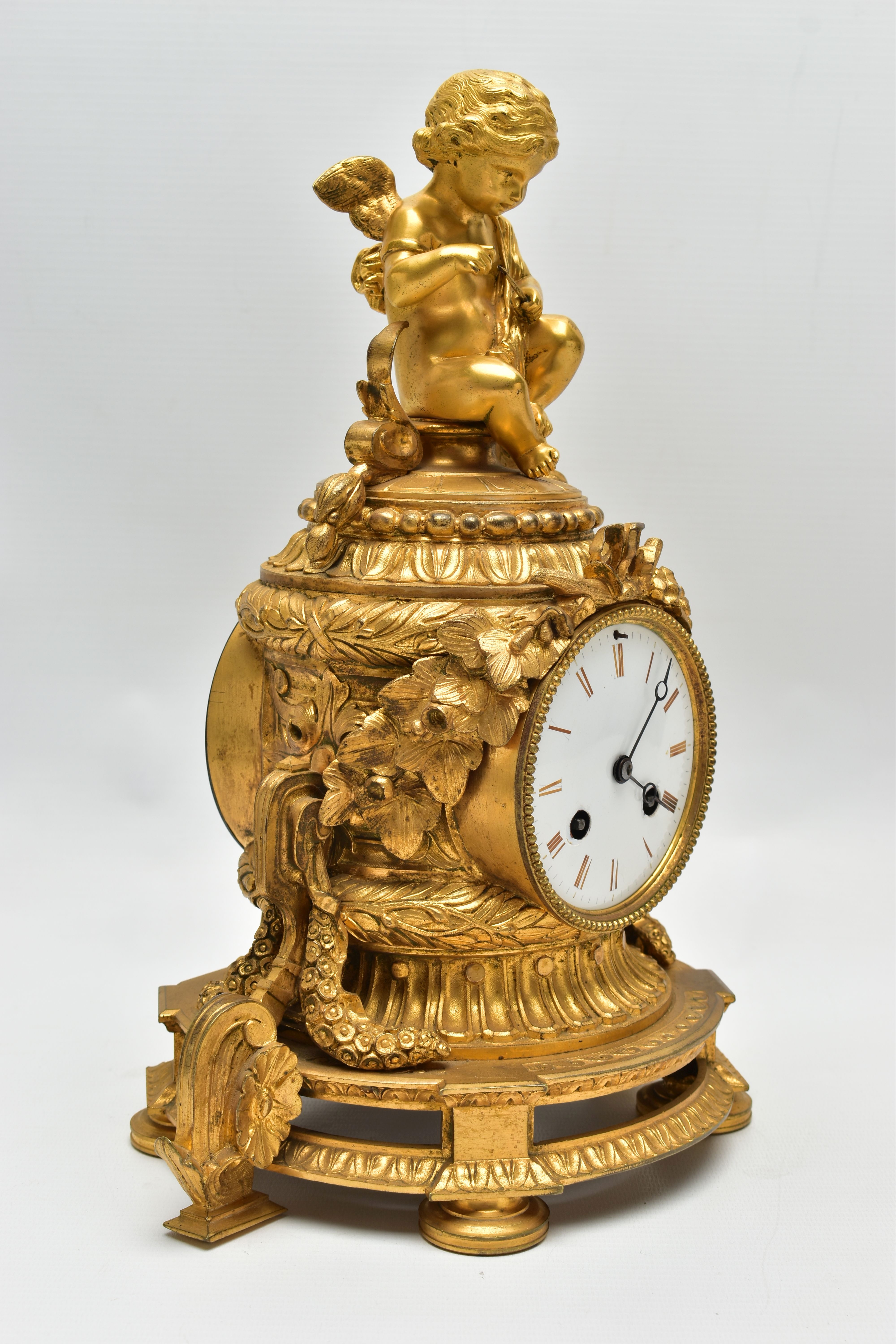 A LATE 19TH CENTURY FRENCH ORMOLU MANTEL CLOCK OF SHAPED CYLINDRICAL FORM, the circular top with - Image 6 of 16