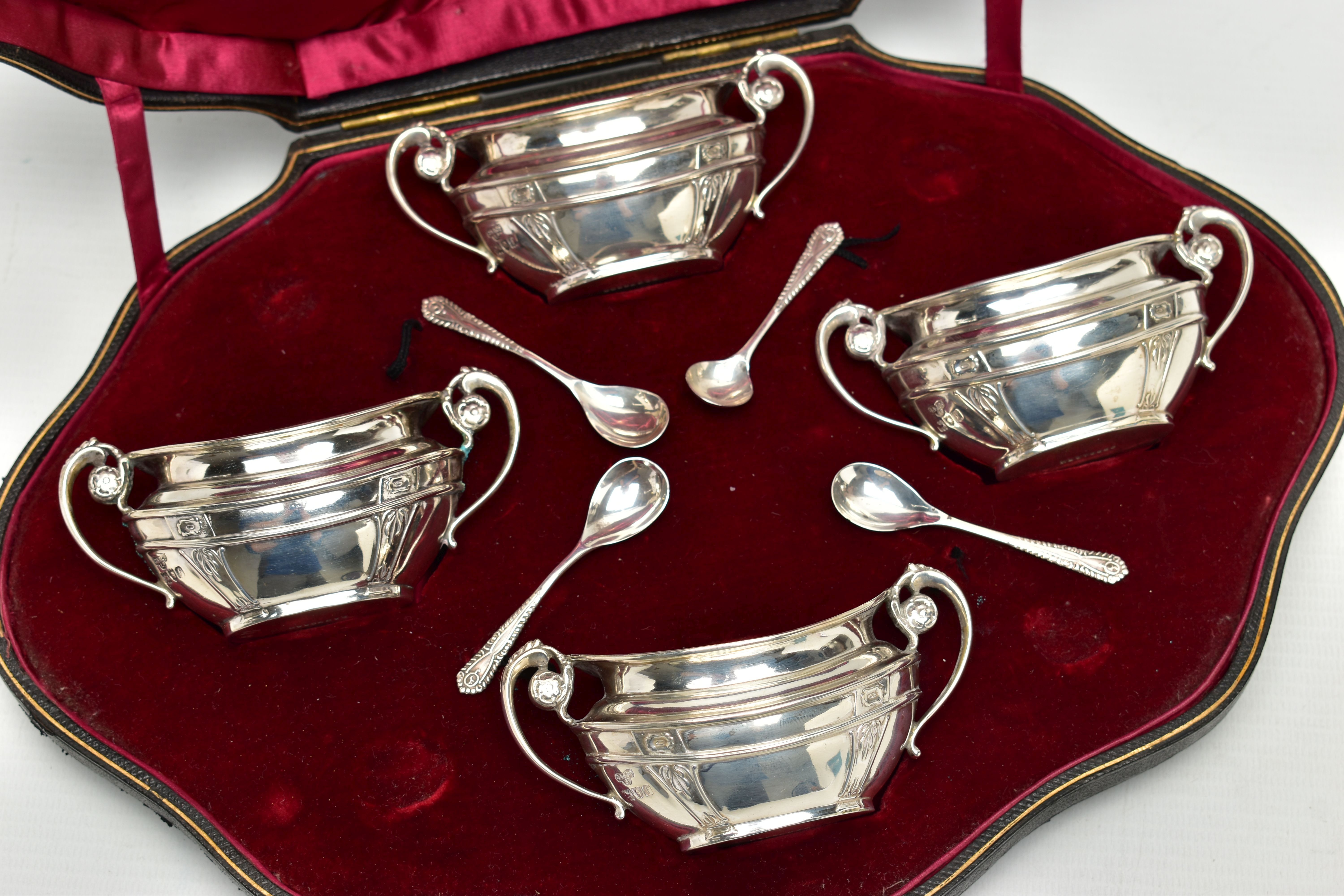 A CASED SET OF FOUR EDWARDIAN GOLDSMITHS & SILVERSMITHS CO LTD SILVER SALTS, of twin handled oval - Image 2 of 7