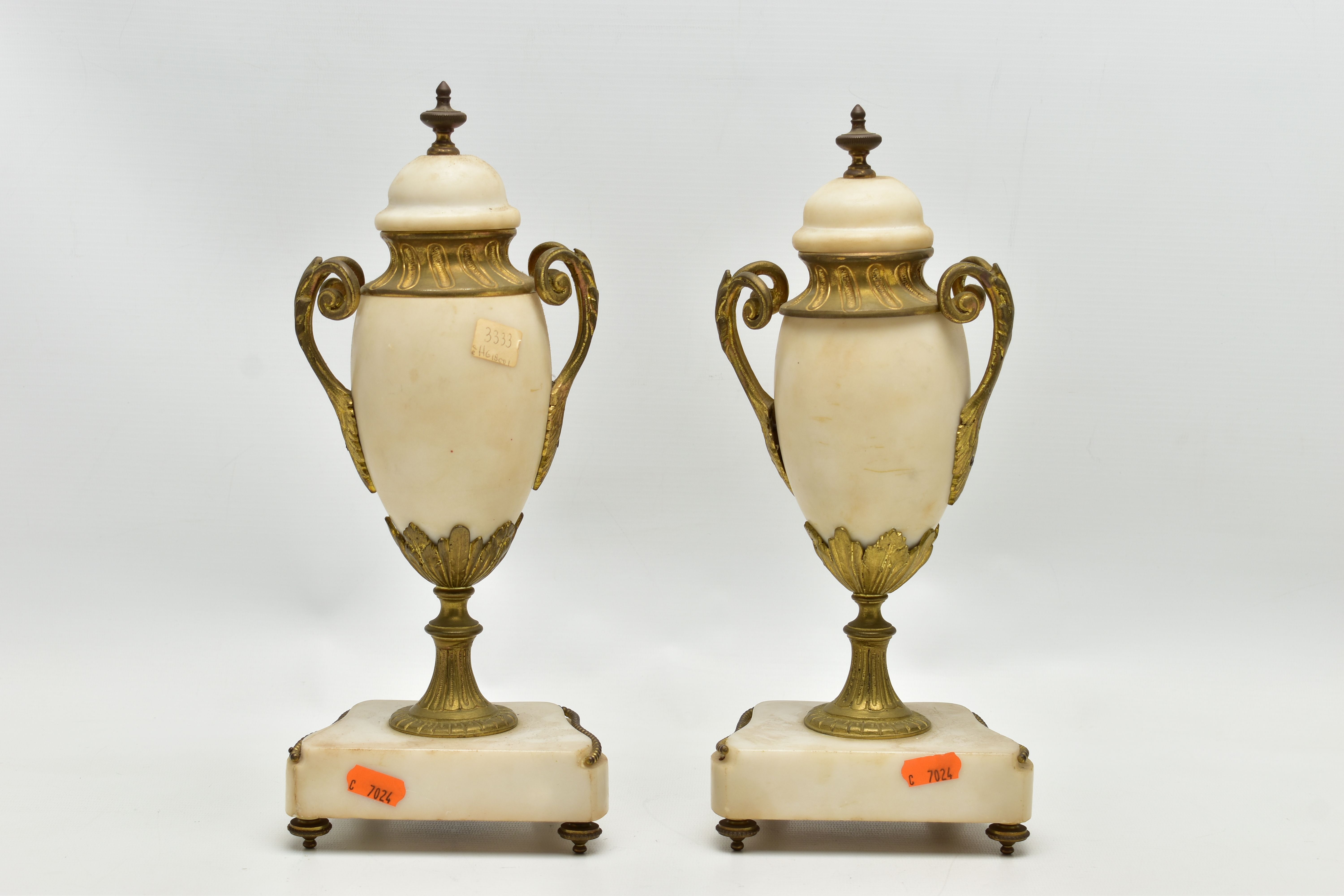 A LATE 19TH CENTURY FRENCH WHITE MARBLE AND GILT METAL CLOCK GARNITURE, the clock with urn - Image 16 of 18
